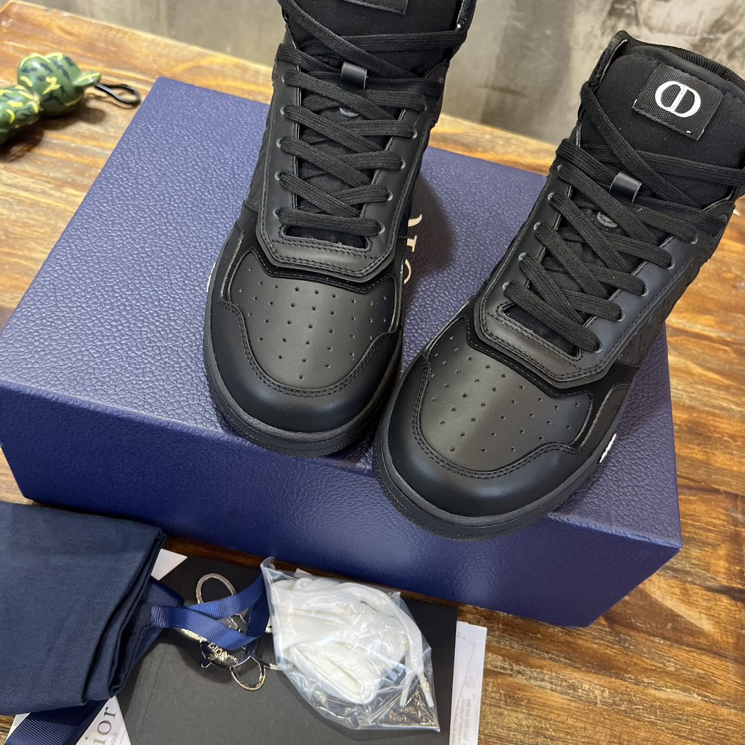 DIOR SNEAKER