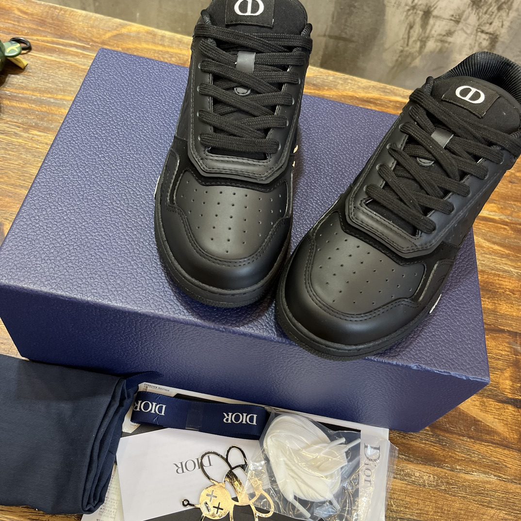 DIOR SNEAKER