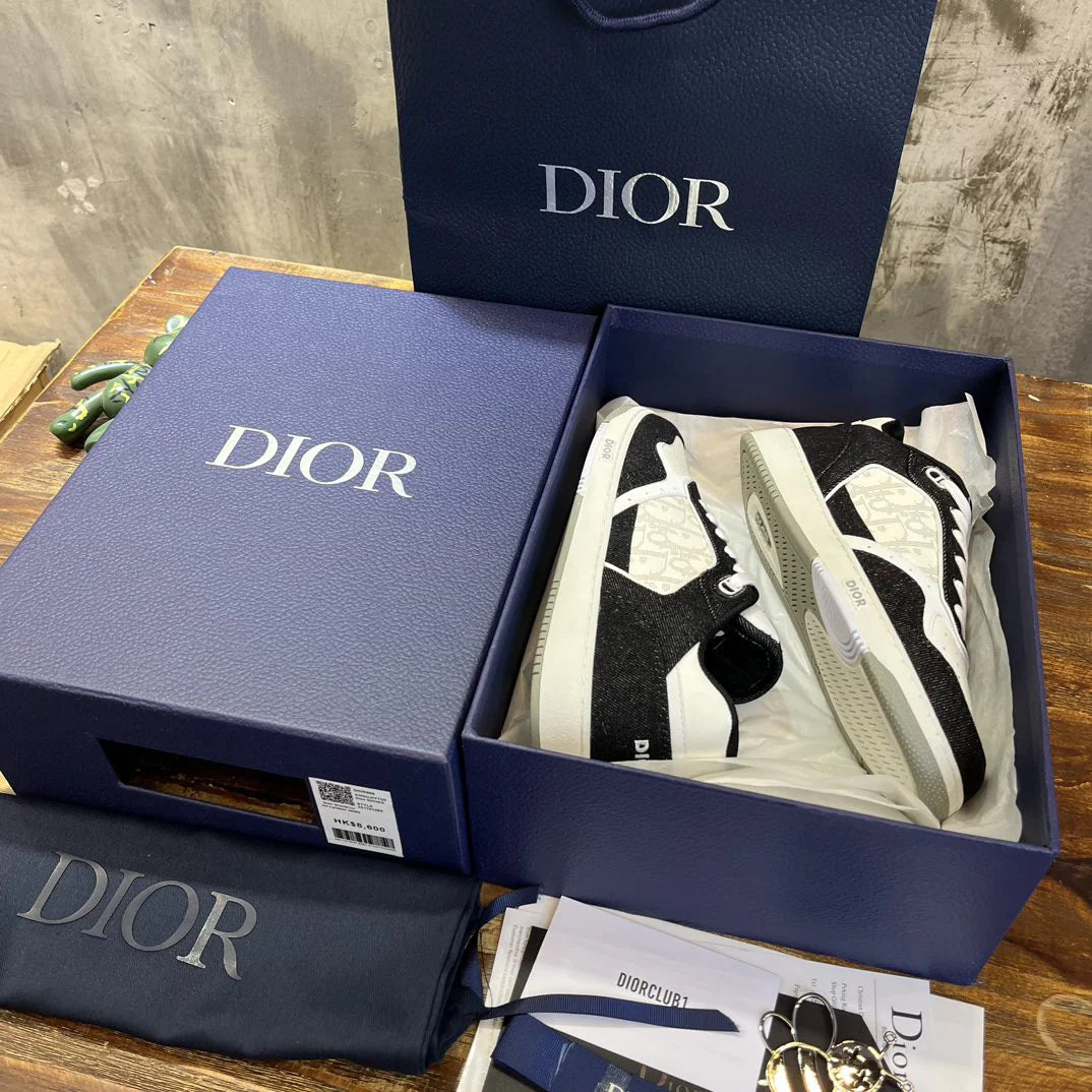 DIOR SNEAKER