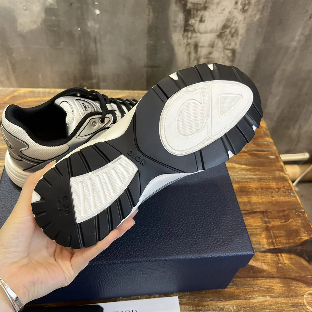 DIOR SNEAKER
