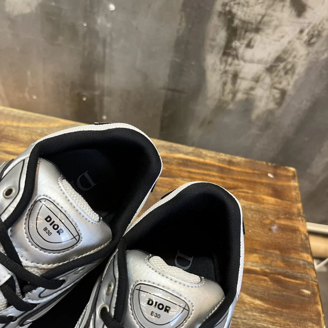 DIOR SNEAKER