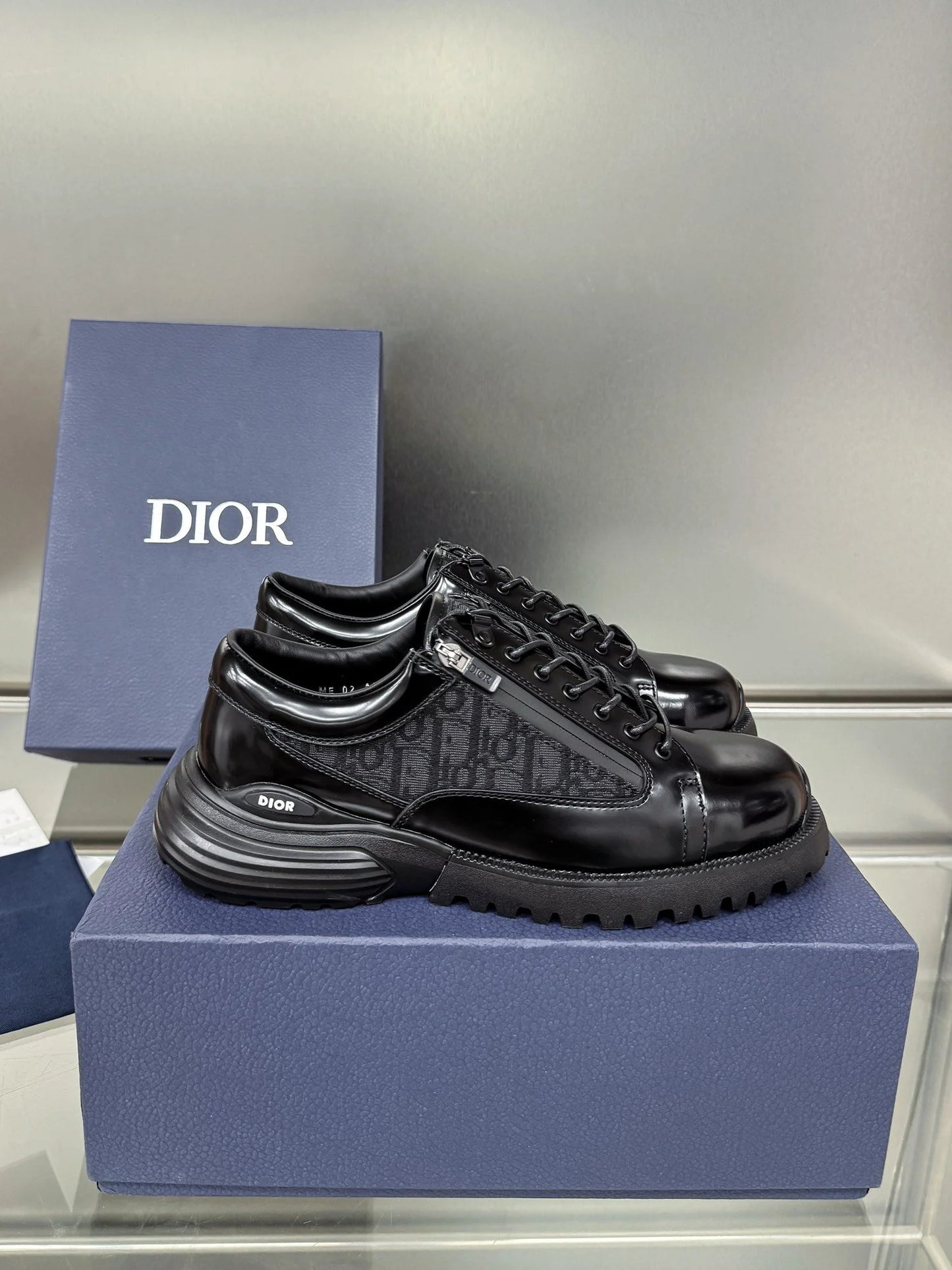 DIOR SNEAKER