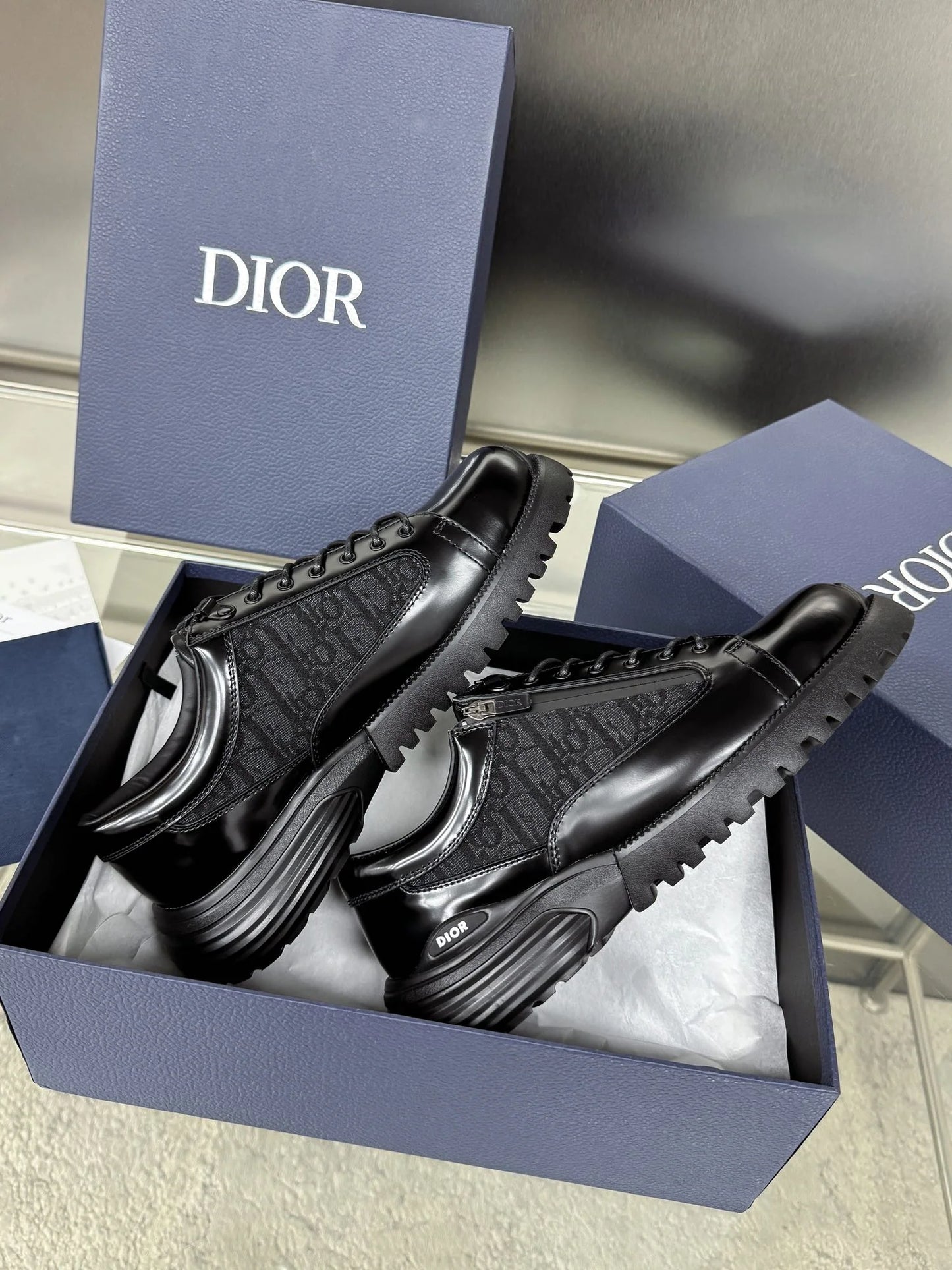 DIOR SNEAKER