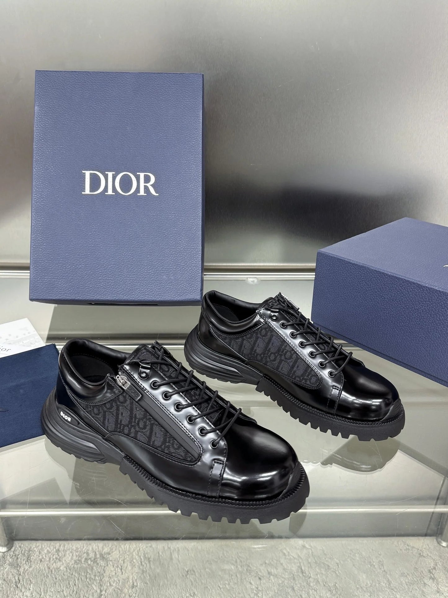 DIOR SNEAKER