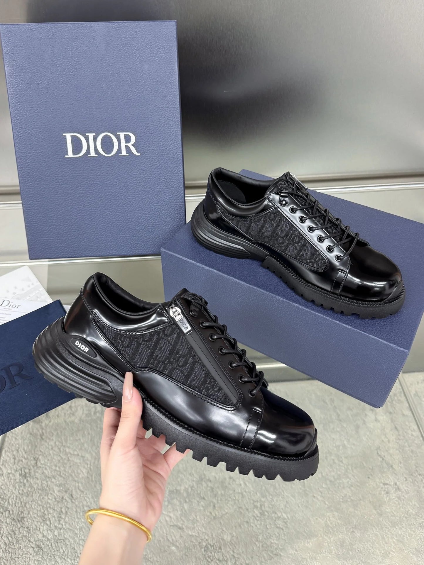 DIOR SNEAKER