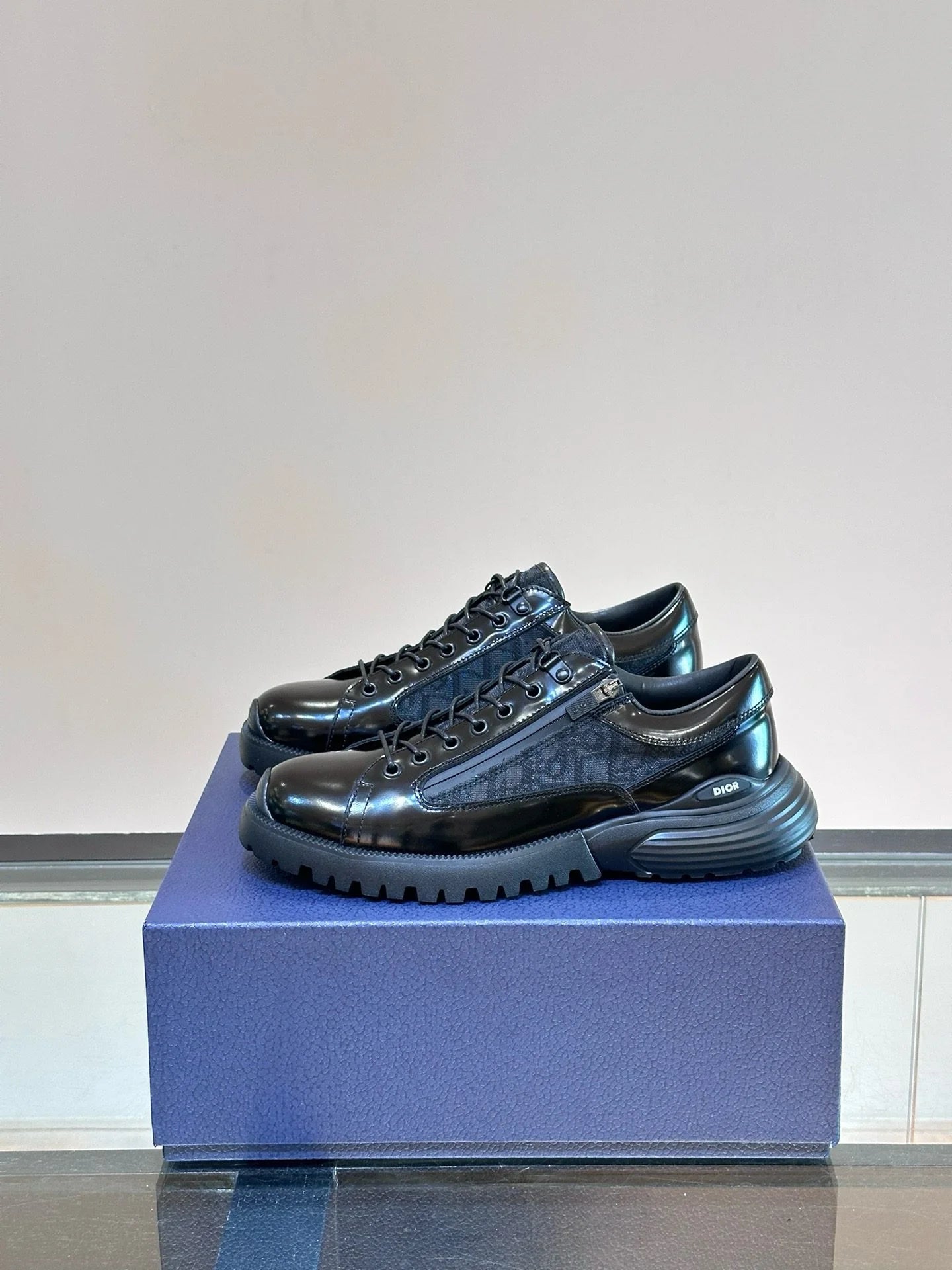 DIOR SNEAKER