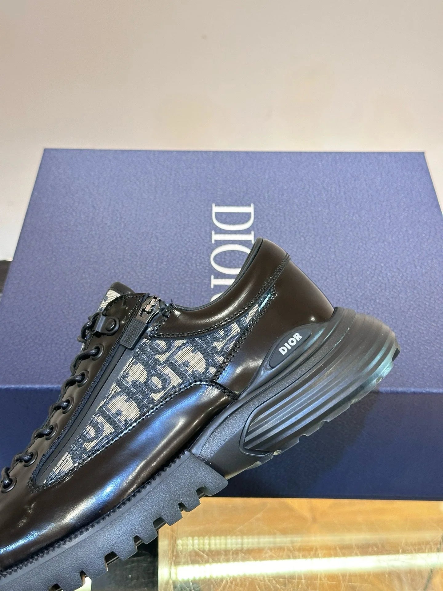 DIOR SNEAKER