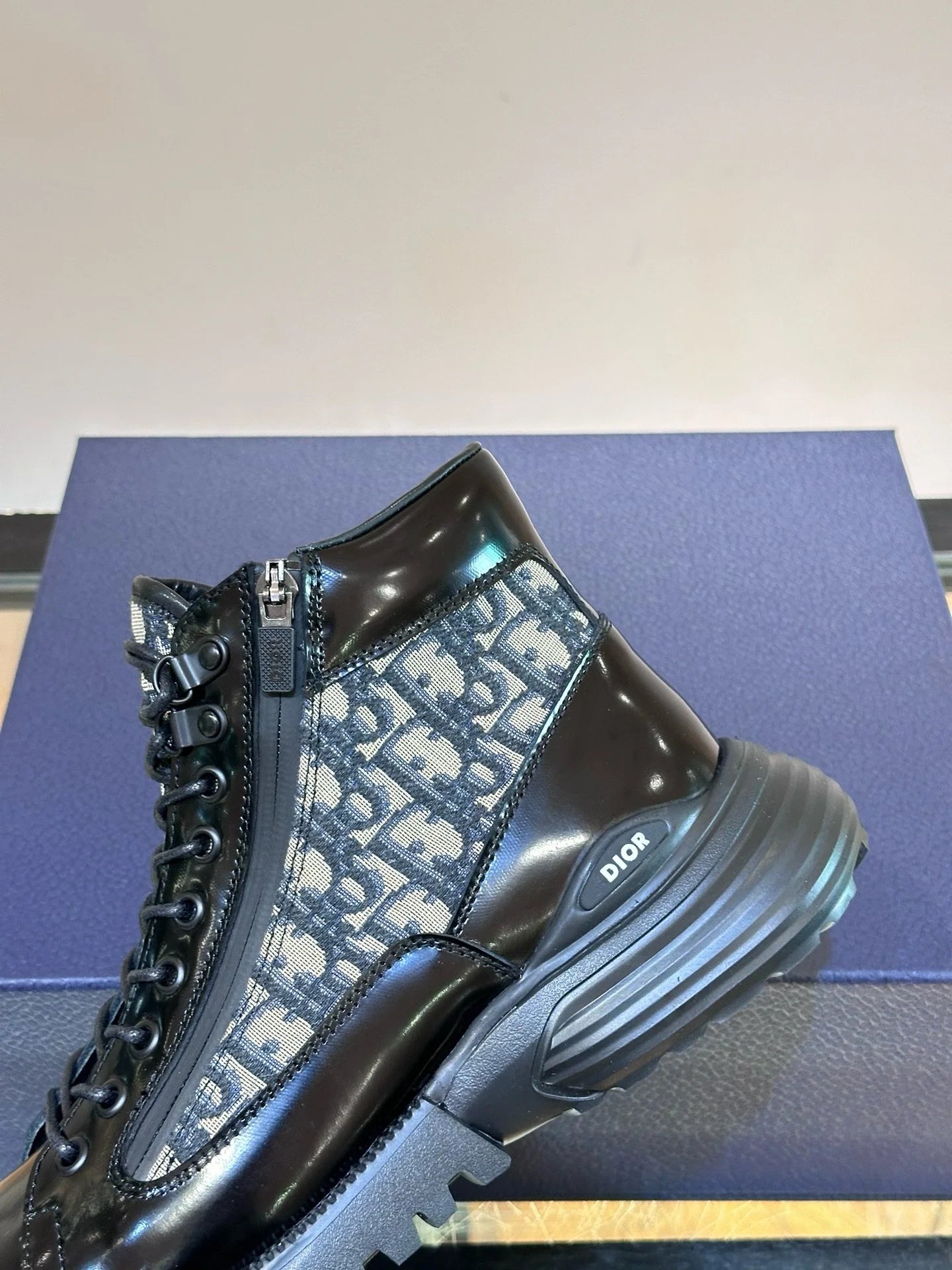 DIOR SNEAKER