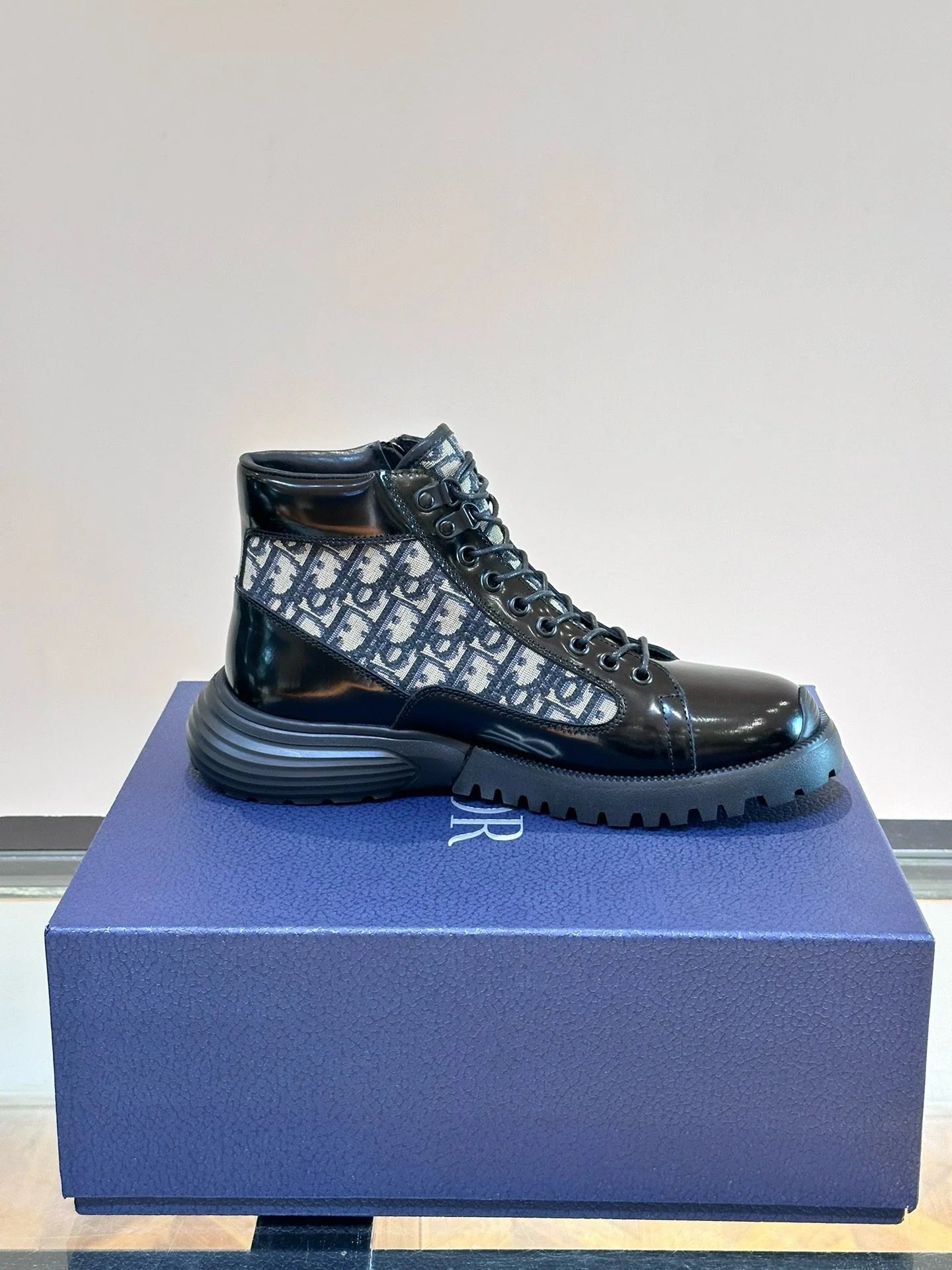 DIOR SNEAKER