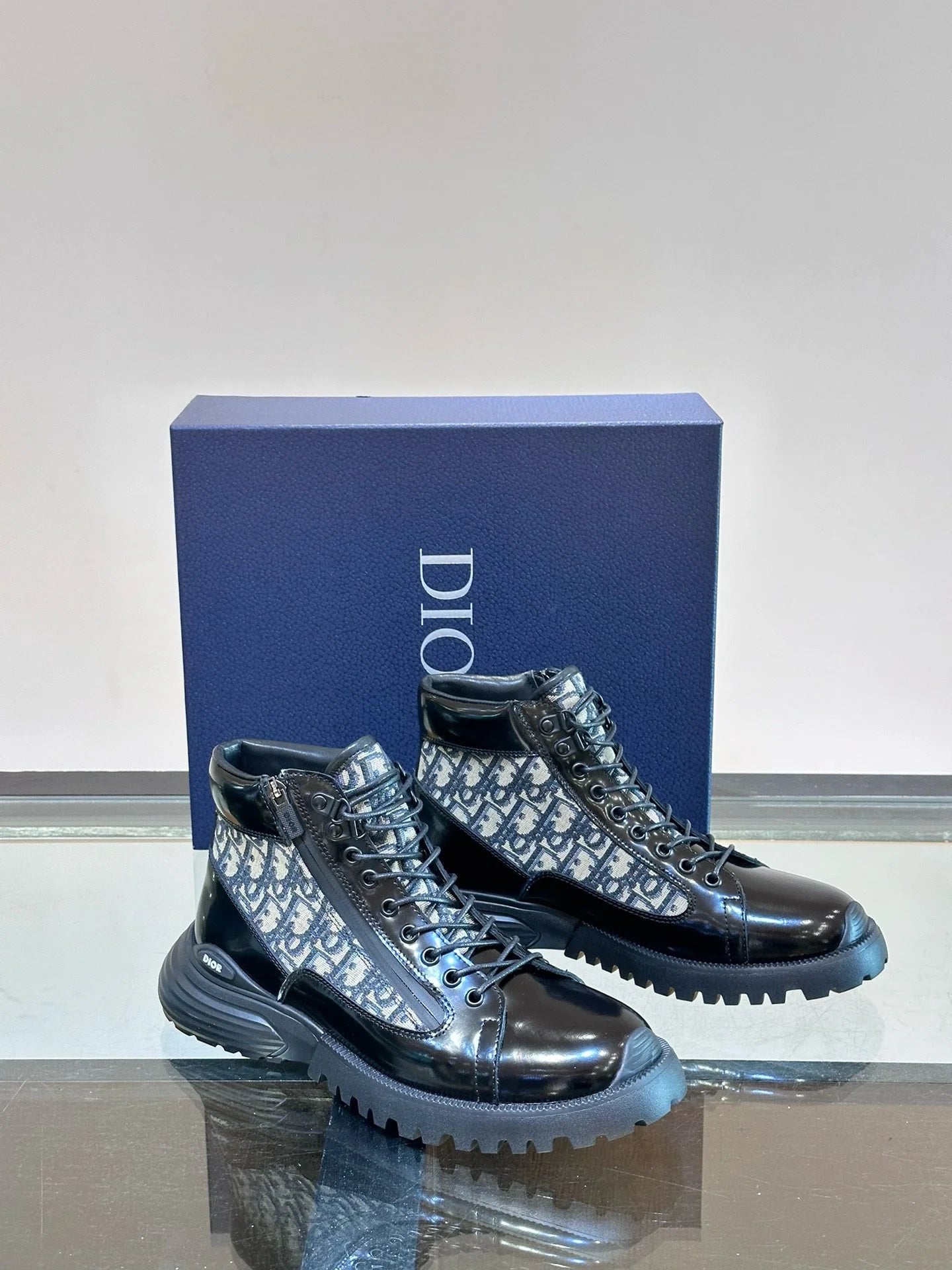DIOR SNEAKER