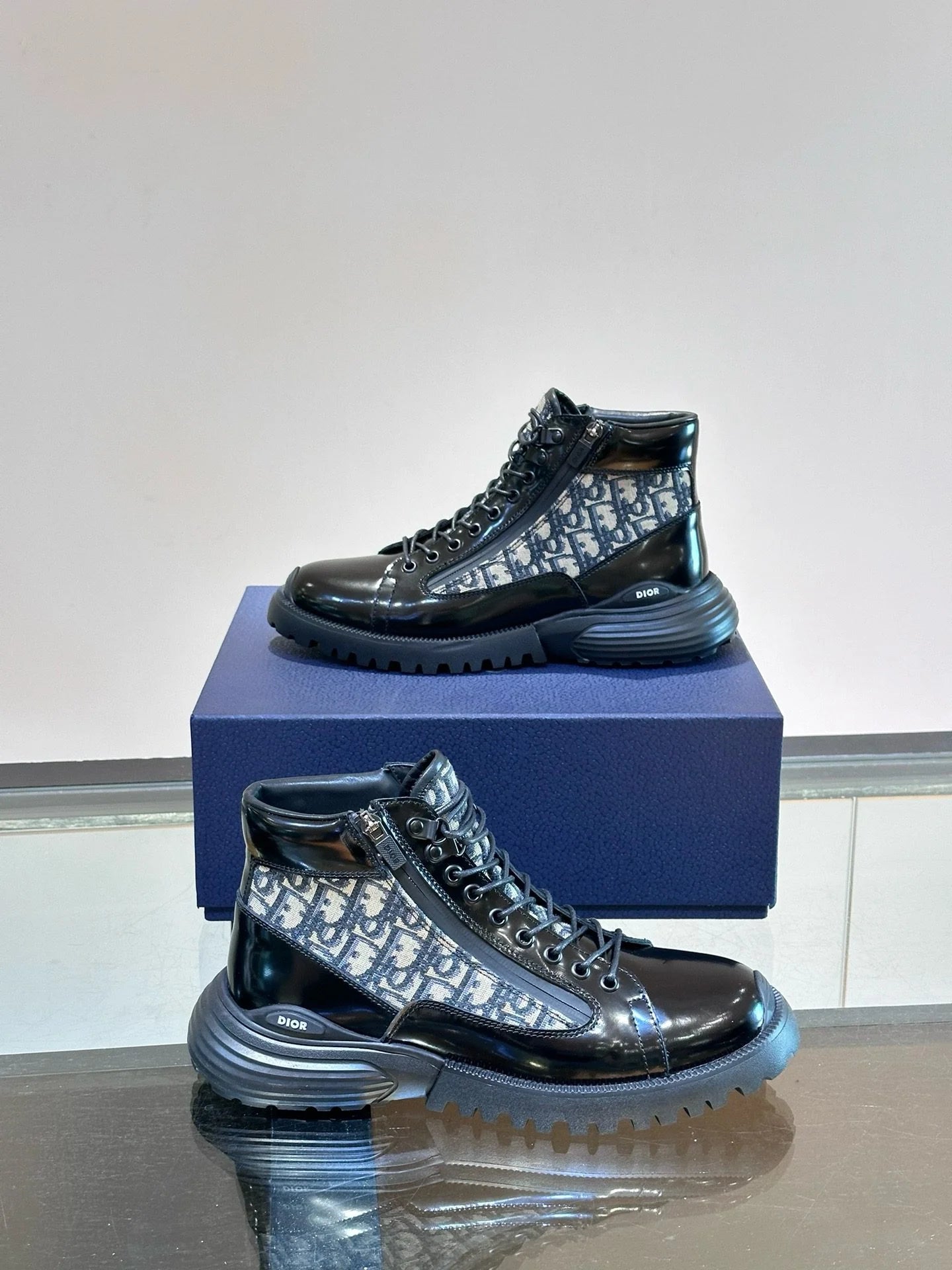DIOR SNEAKER