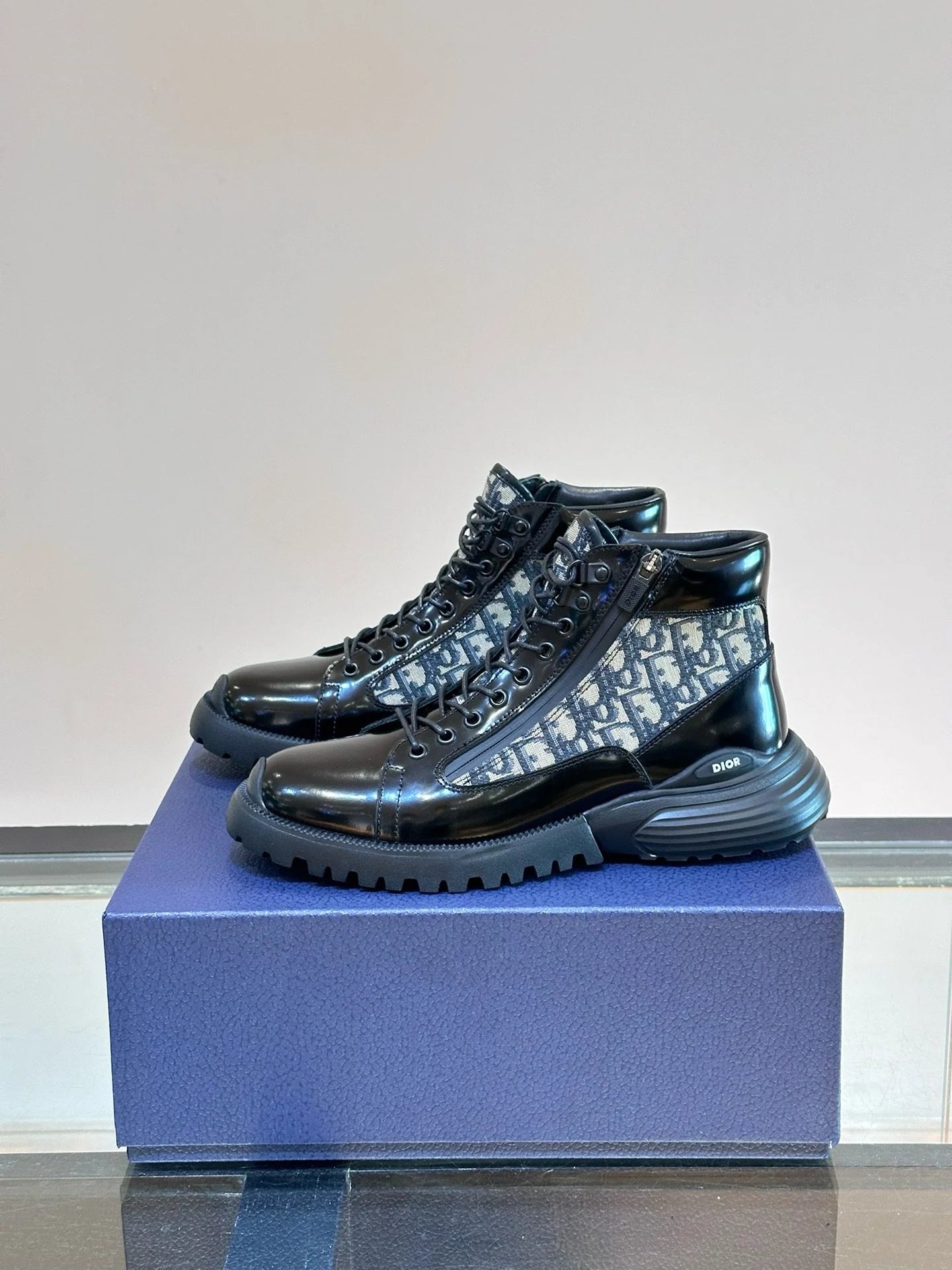 DIOR SNEAKER