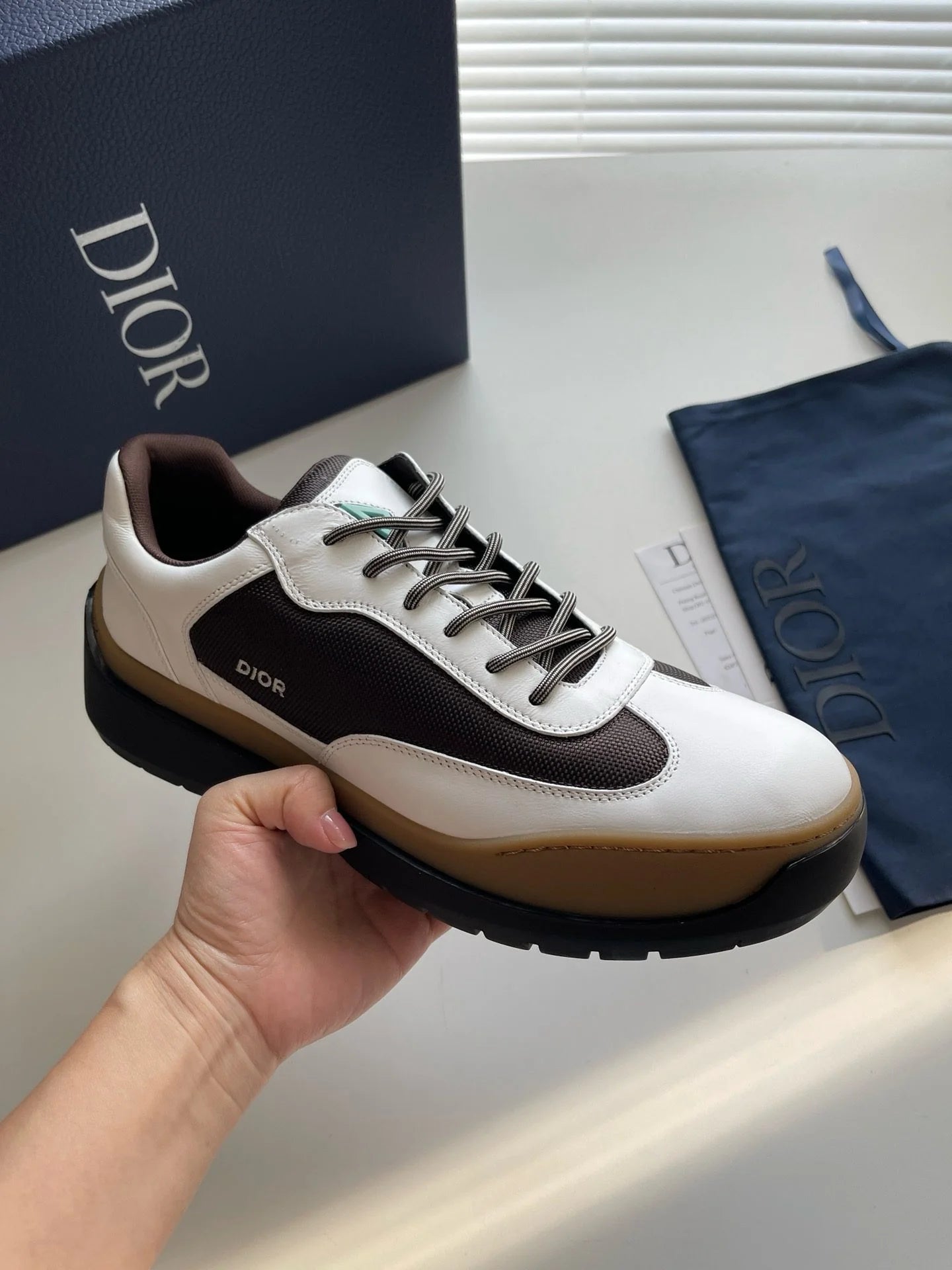 DIOR SNEAKER