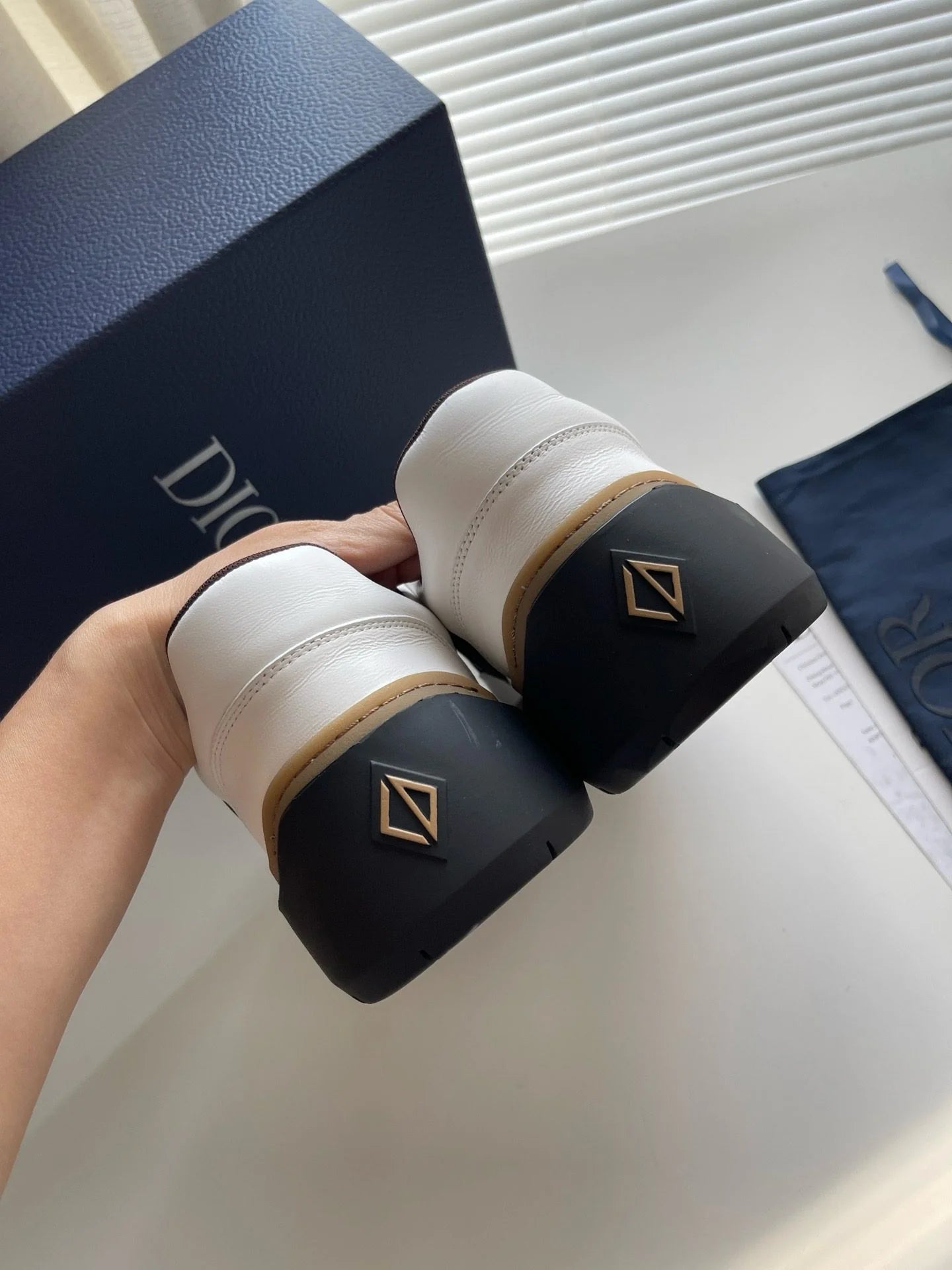DIOR SNEAKER