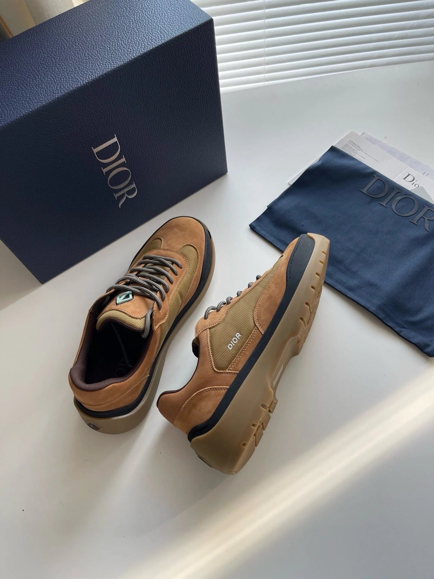 DIOR SNEAKER