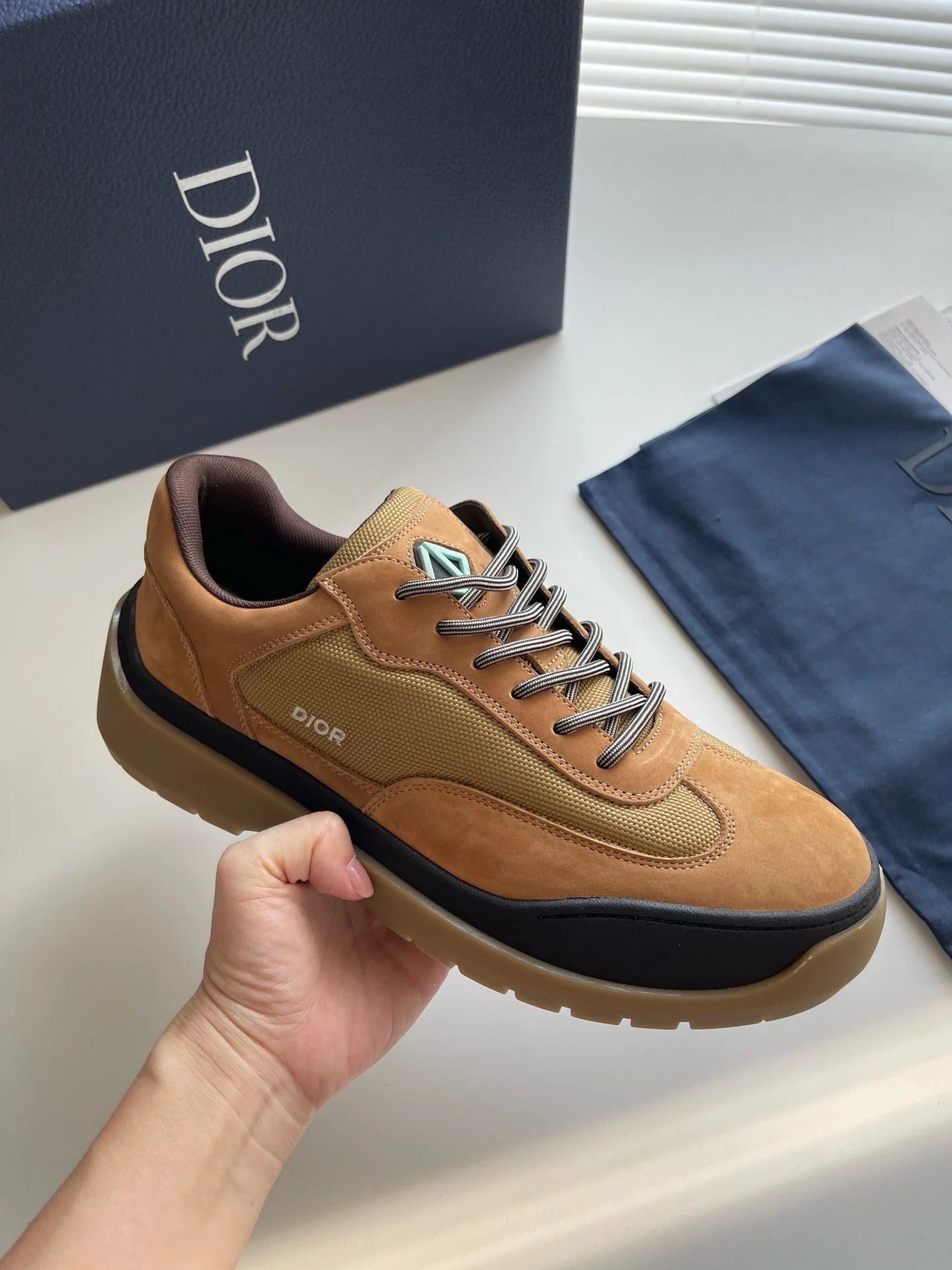 DIOR SNEAKER