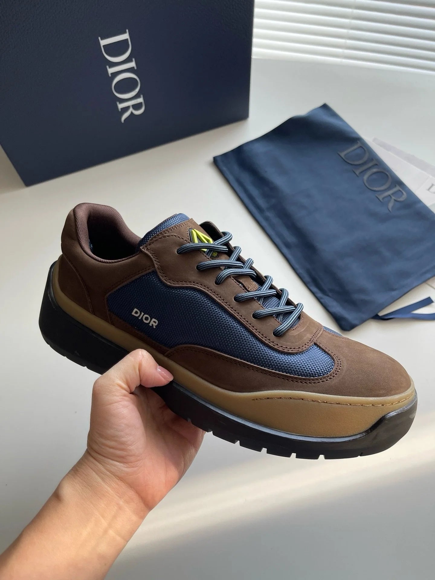 DIOR SNEAKER