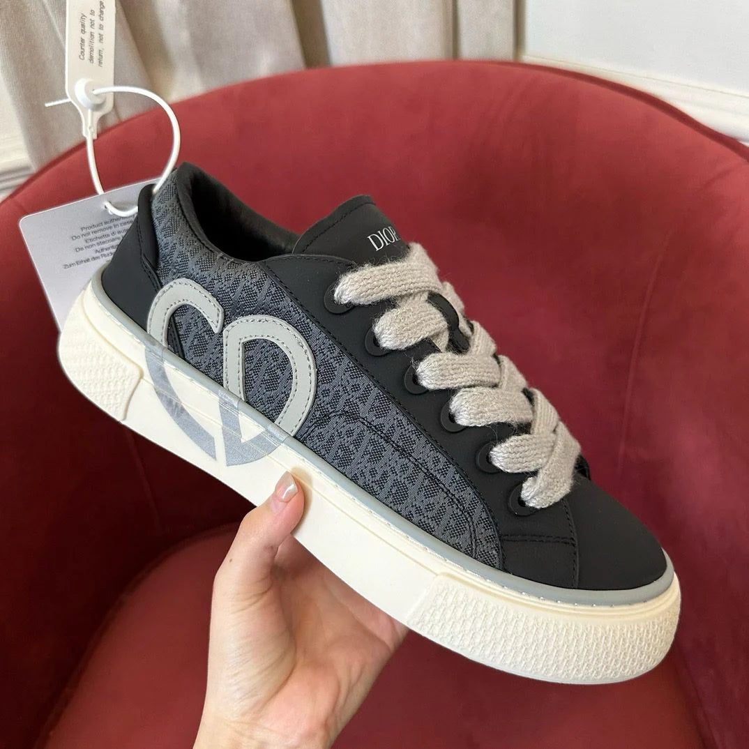 DIOR SNEAKER