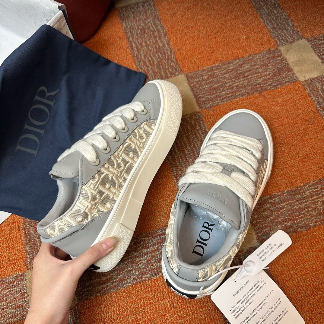 DIOR SNEAKER