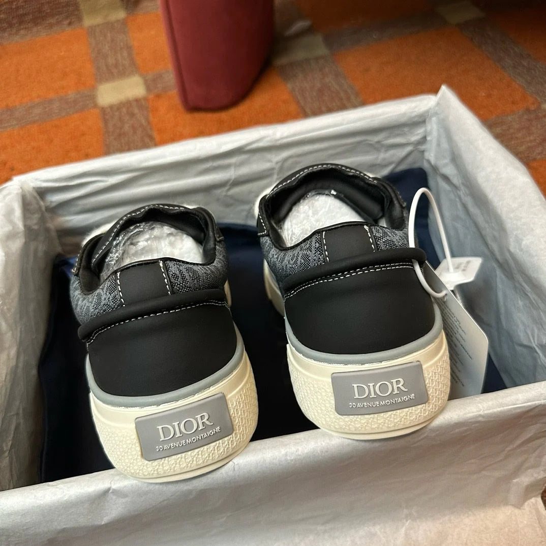 DIOR SNEAKER