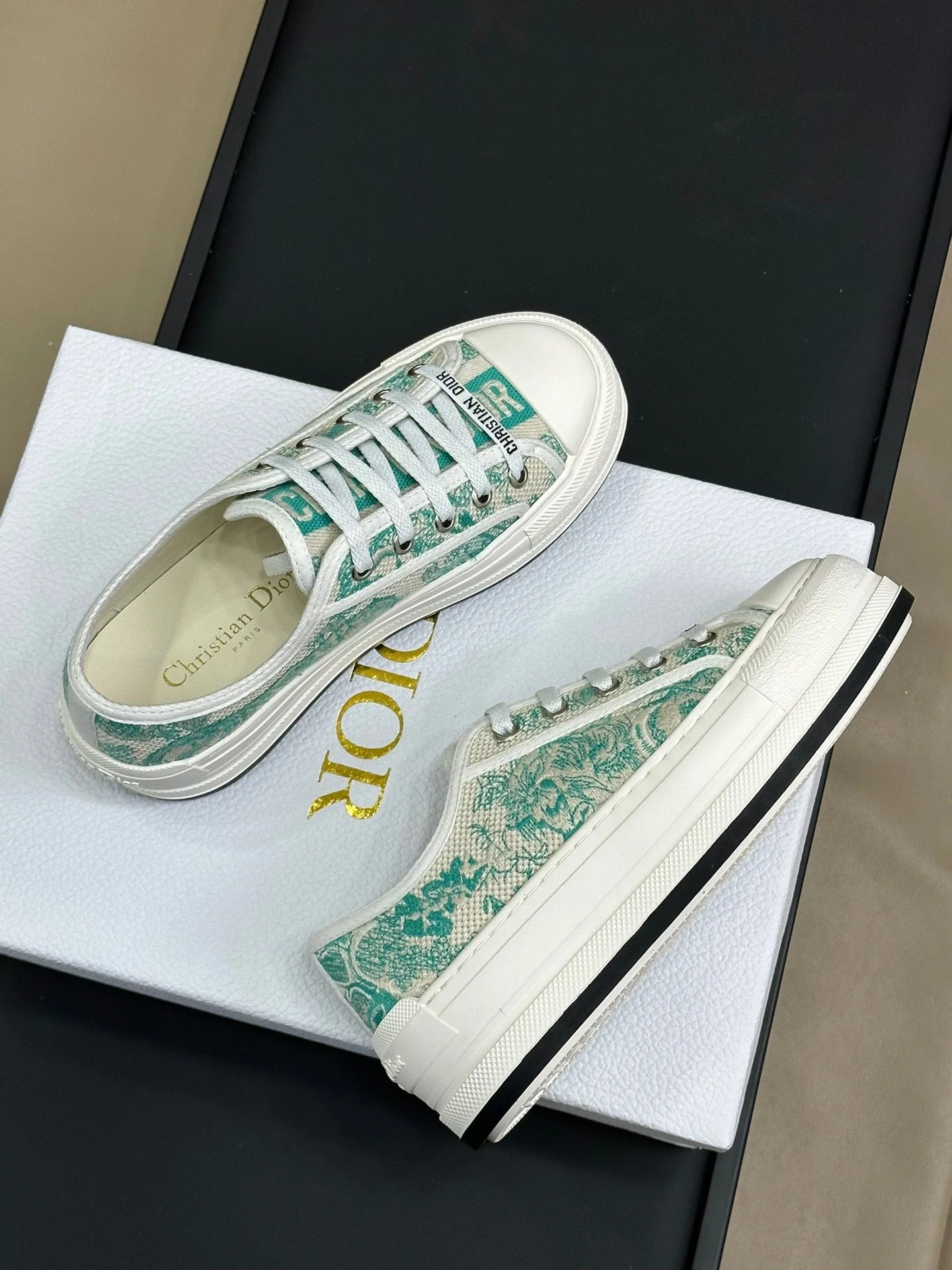 DIOR SNEAKER