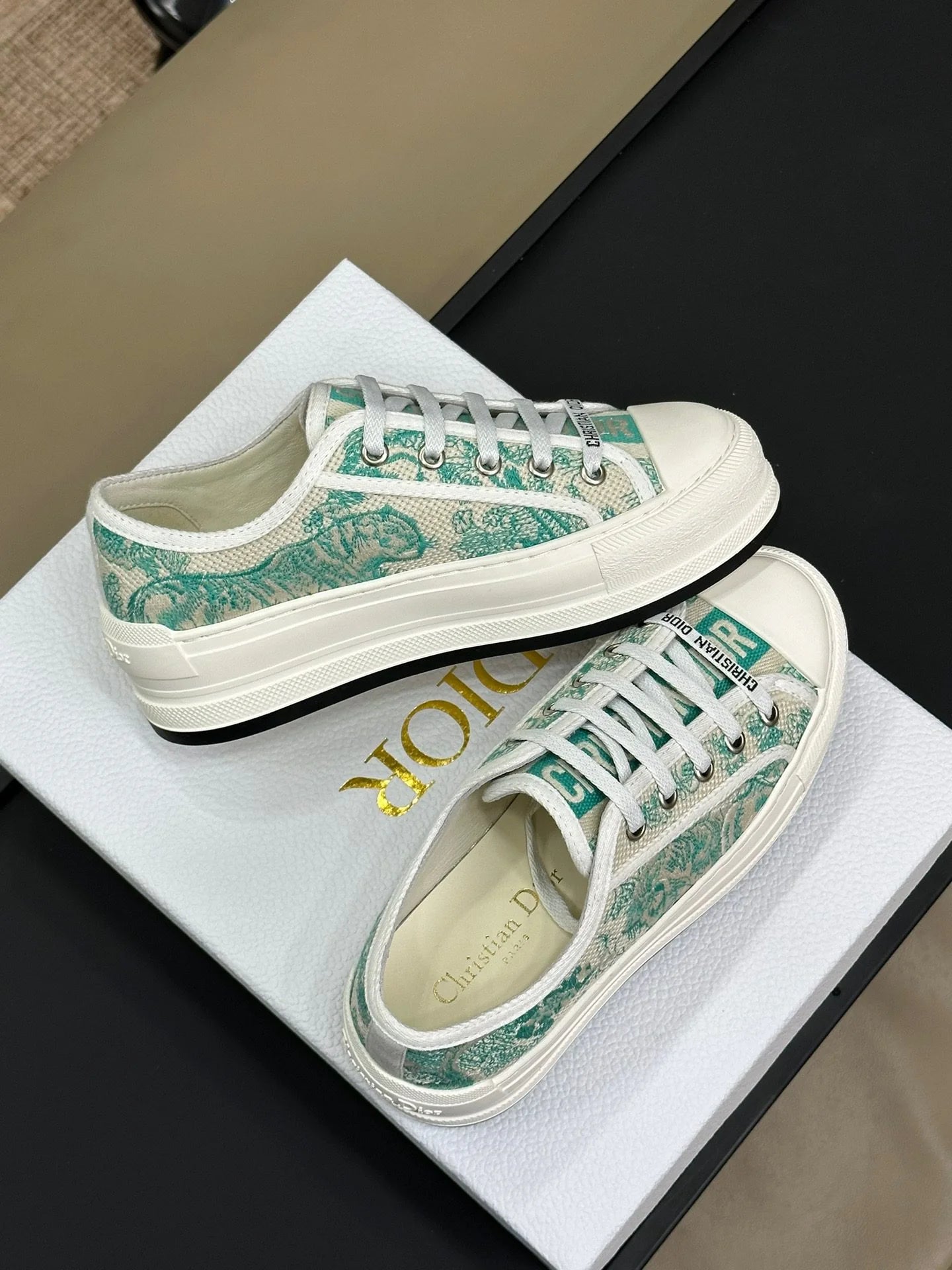 DIOR SNEAKER
