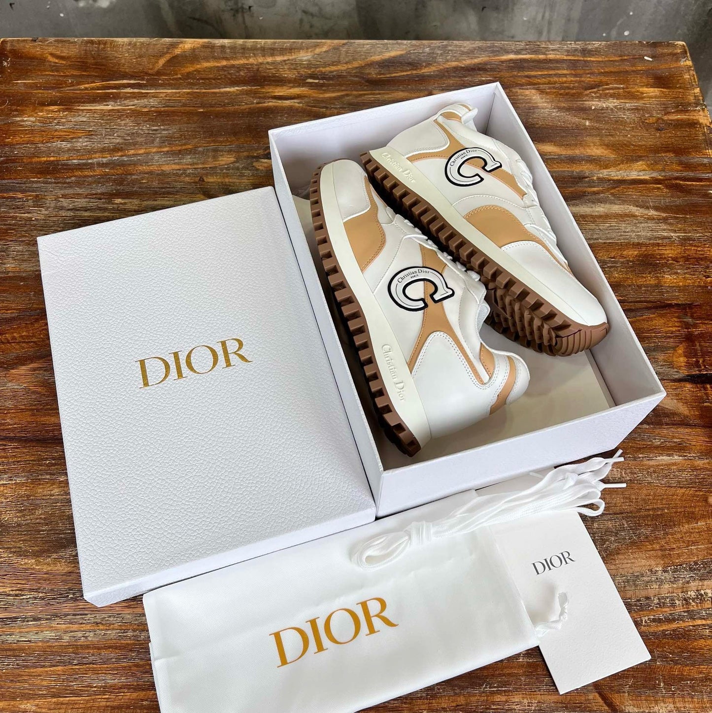 DIOR SNEAKER