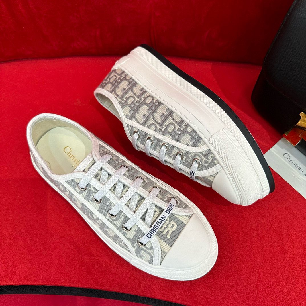DIOR SNEAKER