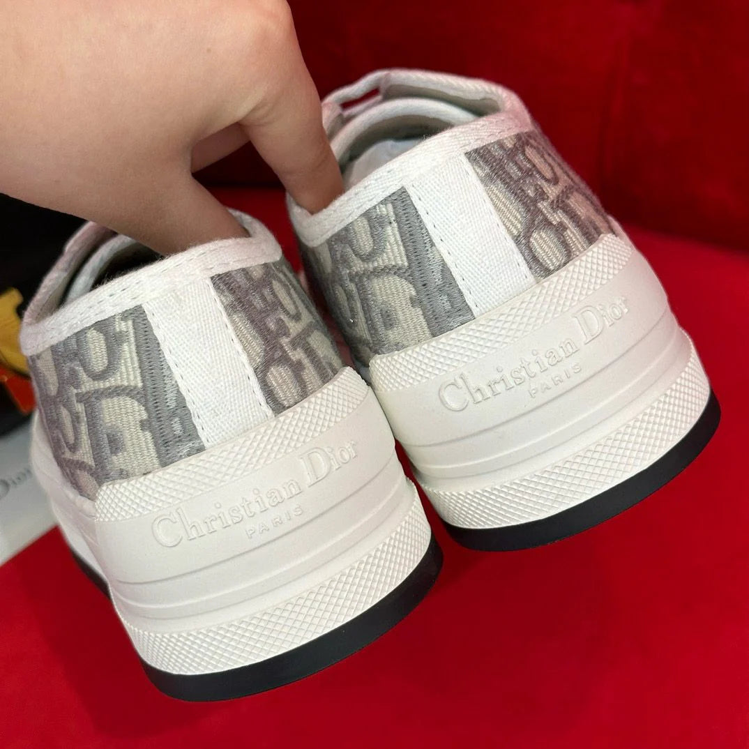 DIOR SNEAKER