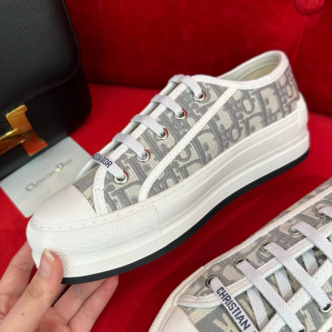 DIOR SNEAKER
