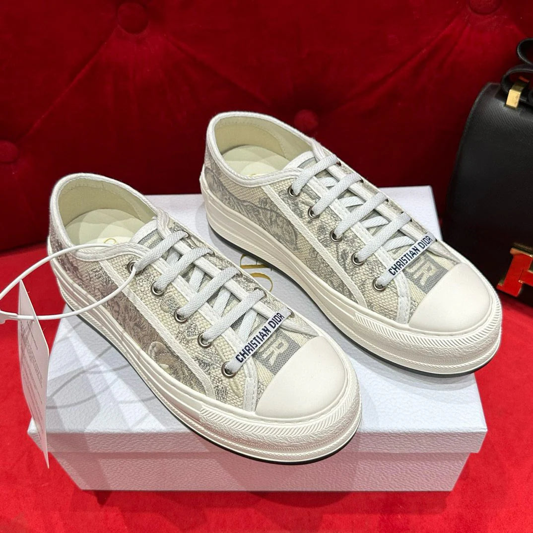 DIOR SNEAKER