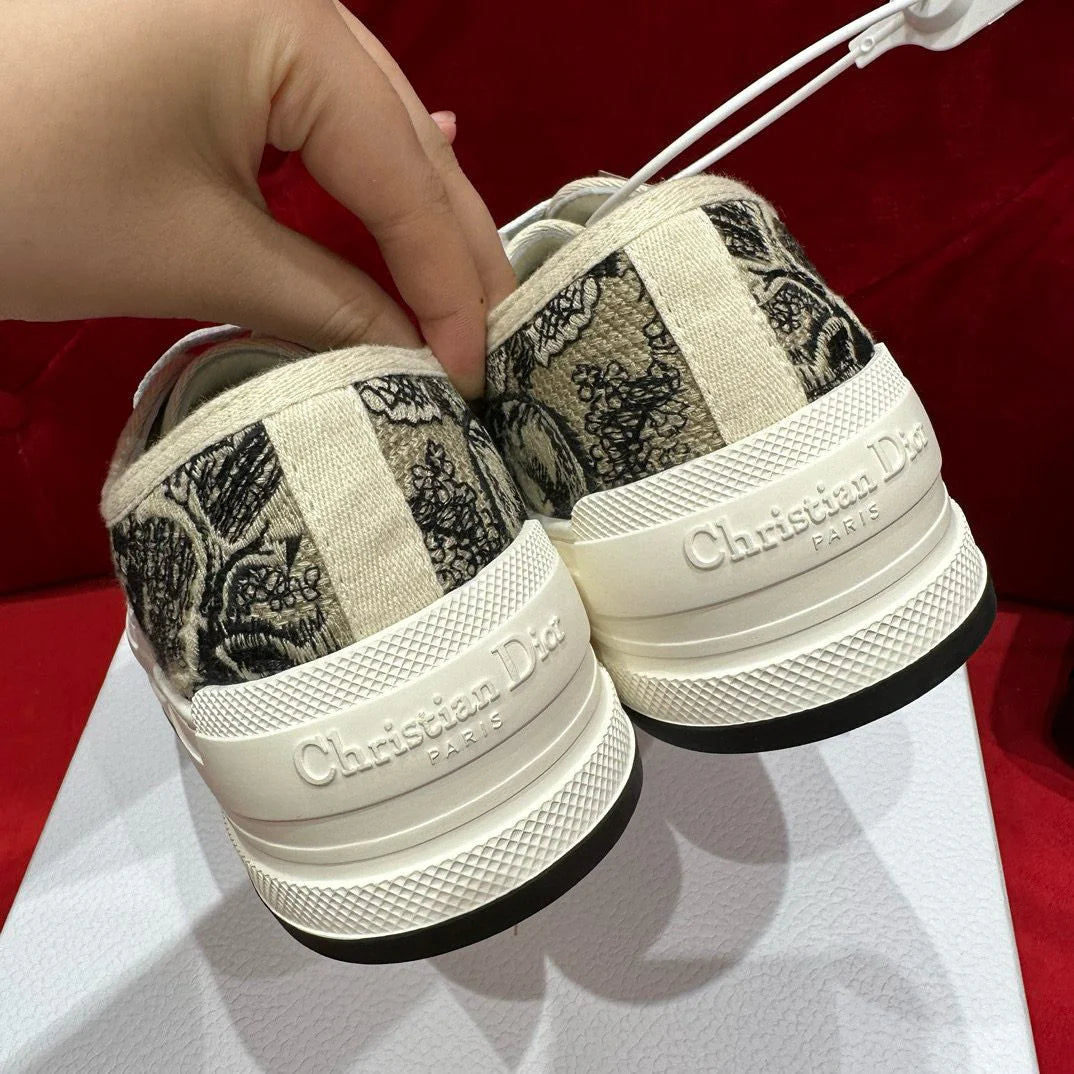 DIOR SNEAKER