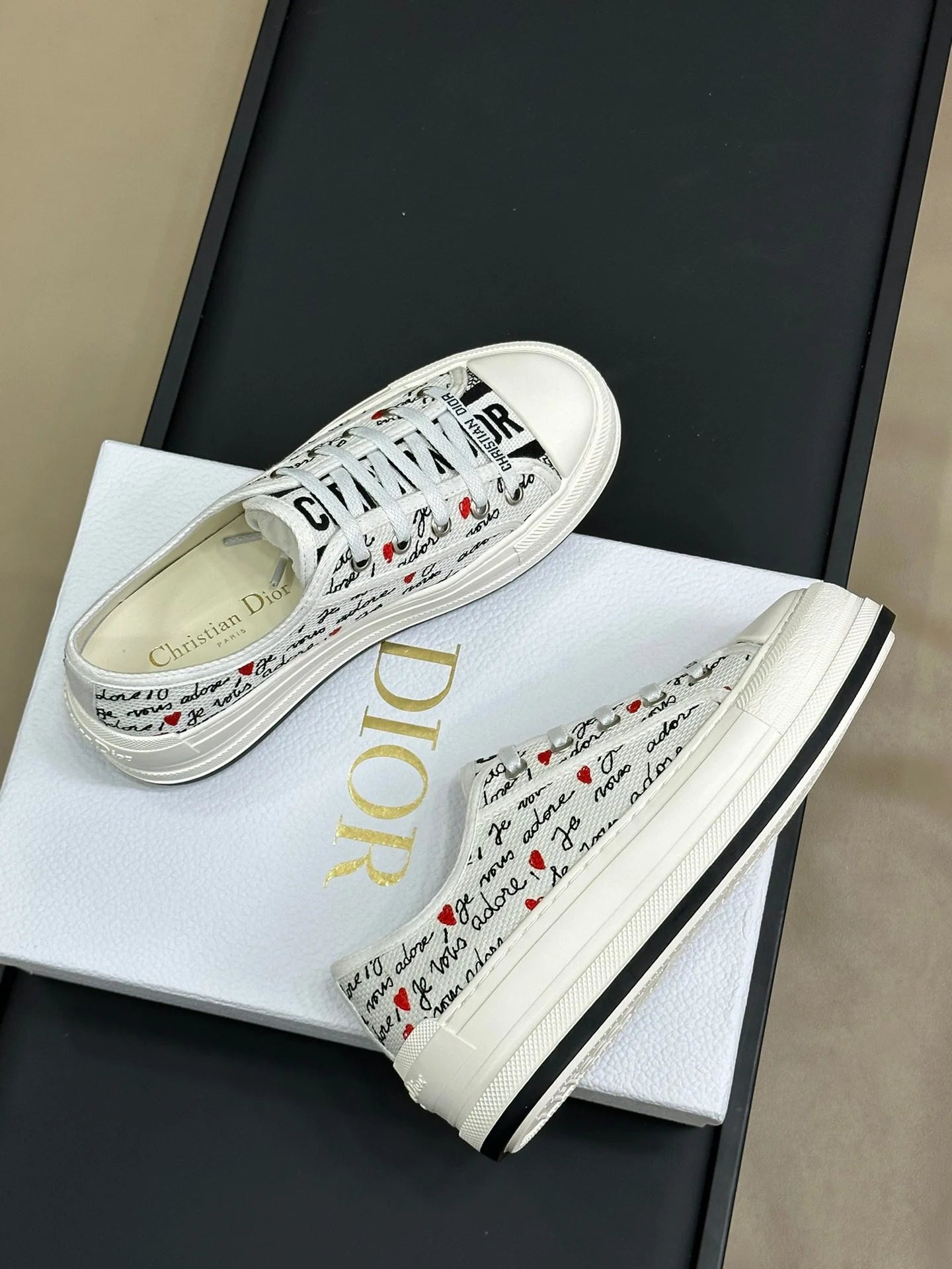 DIOR SNEAKER