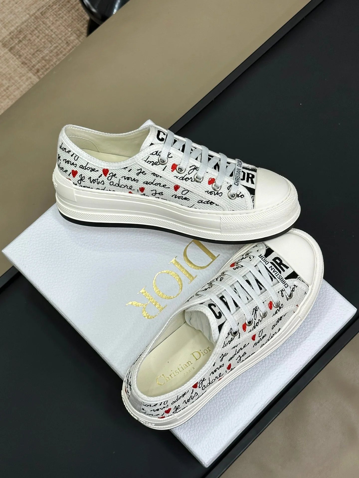 DIOR SNEAKER