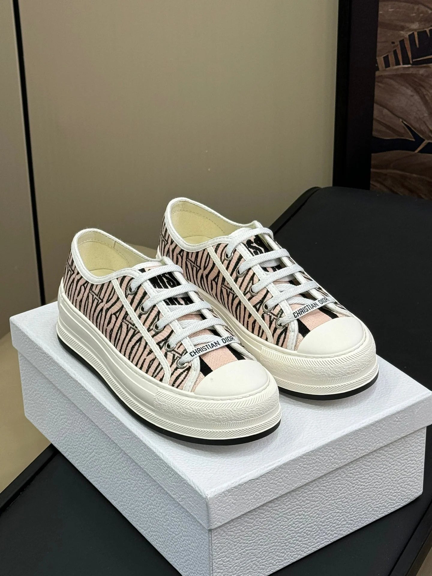 DIOR SNEAKER