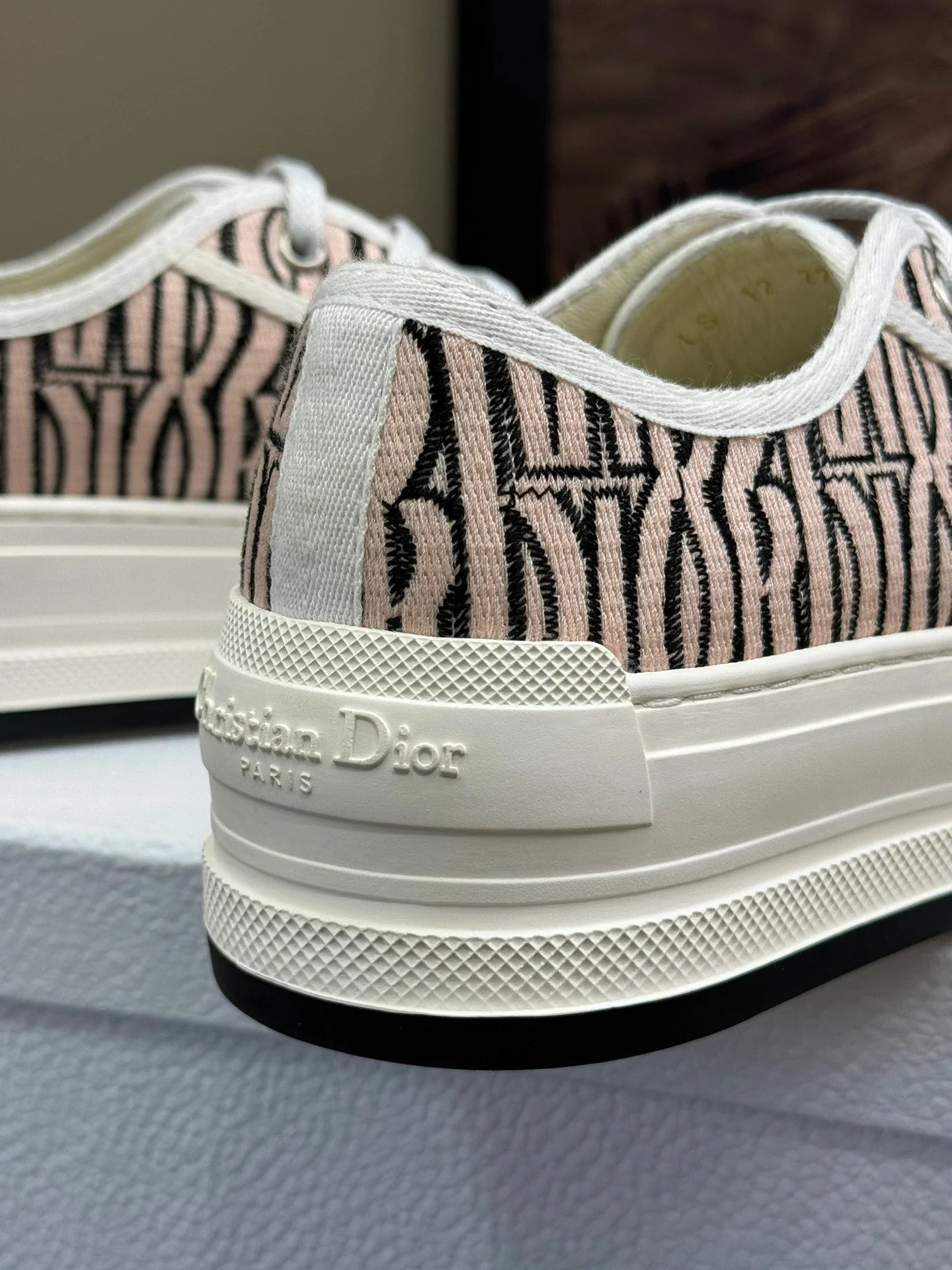 DIOR SNEAKER