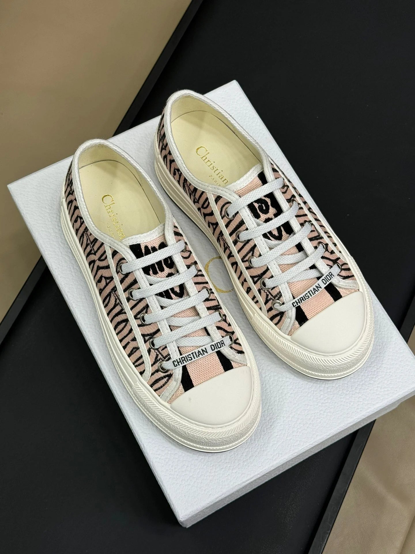 DIOR SNEAKER