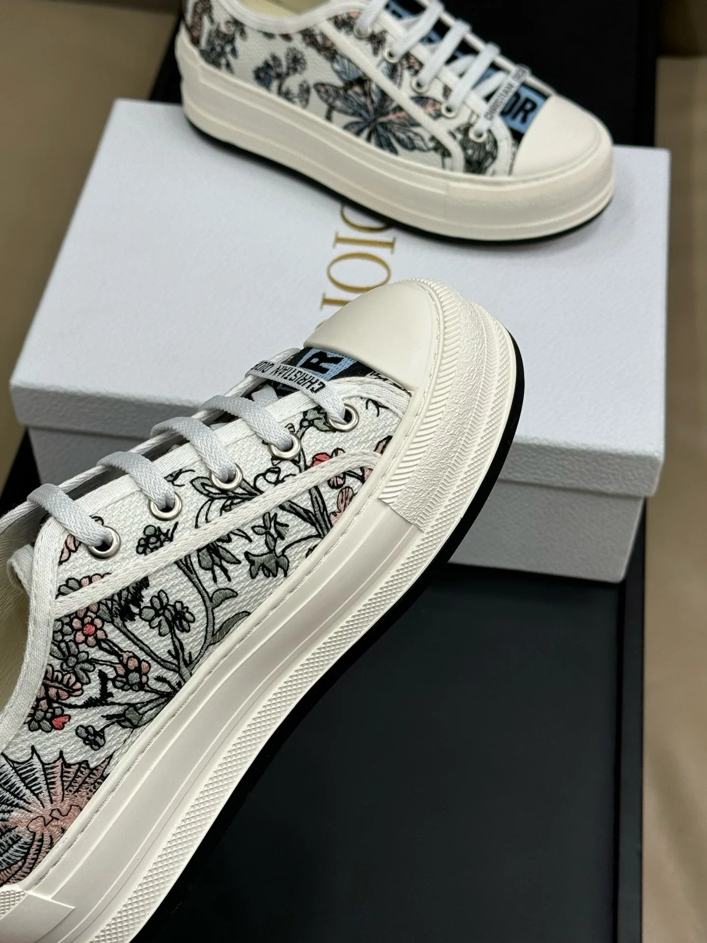 DIOR SNEAKER