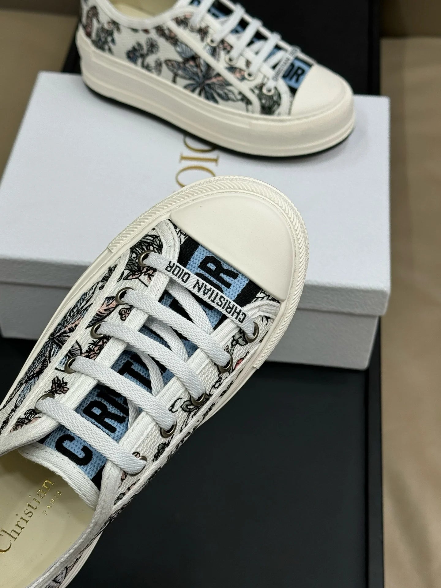 DIOR SNEAKER