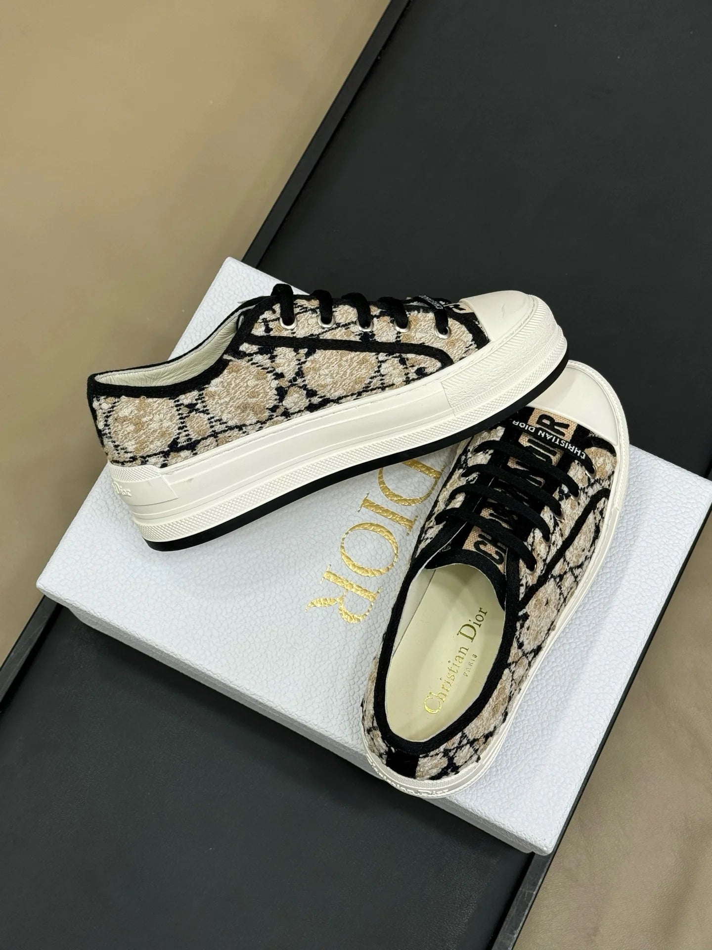 DIOR SNEAKER