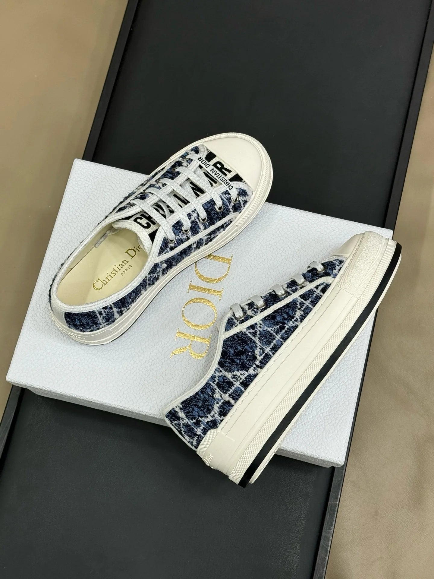 DIOR SNEAKER