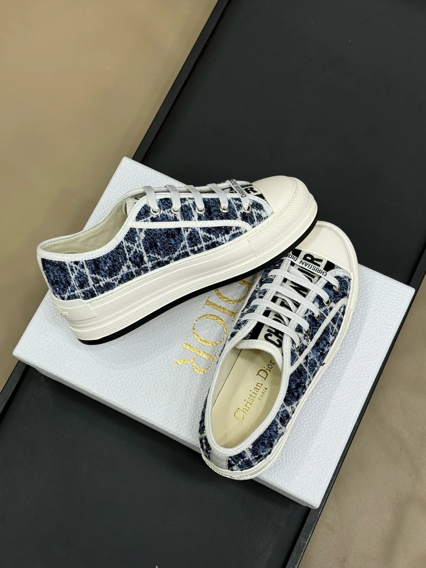 DIOR SNEAKER