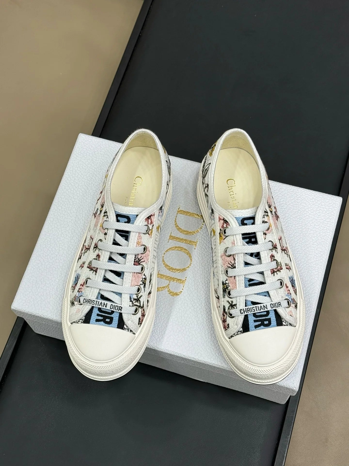 DIOR SNEAKER