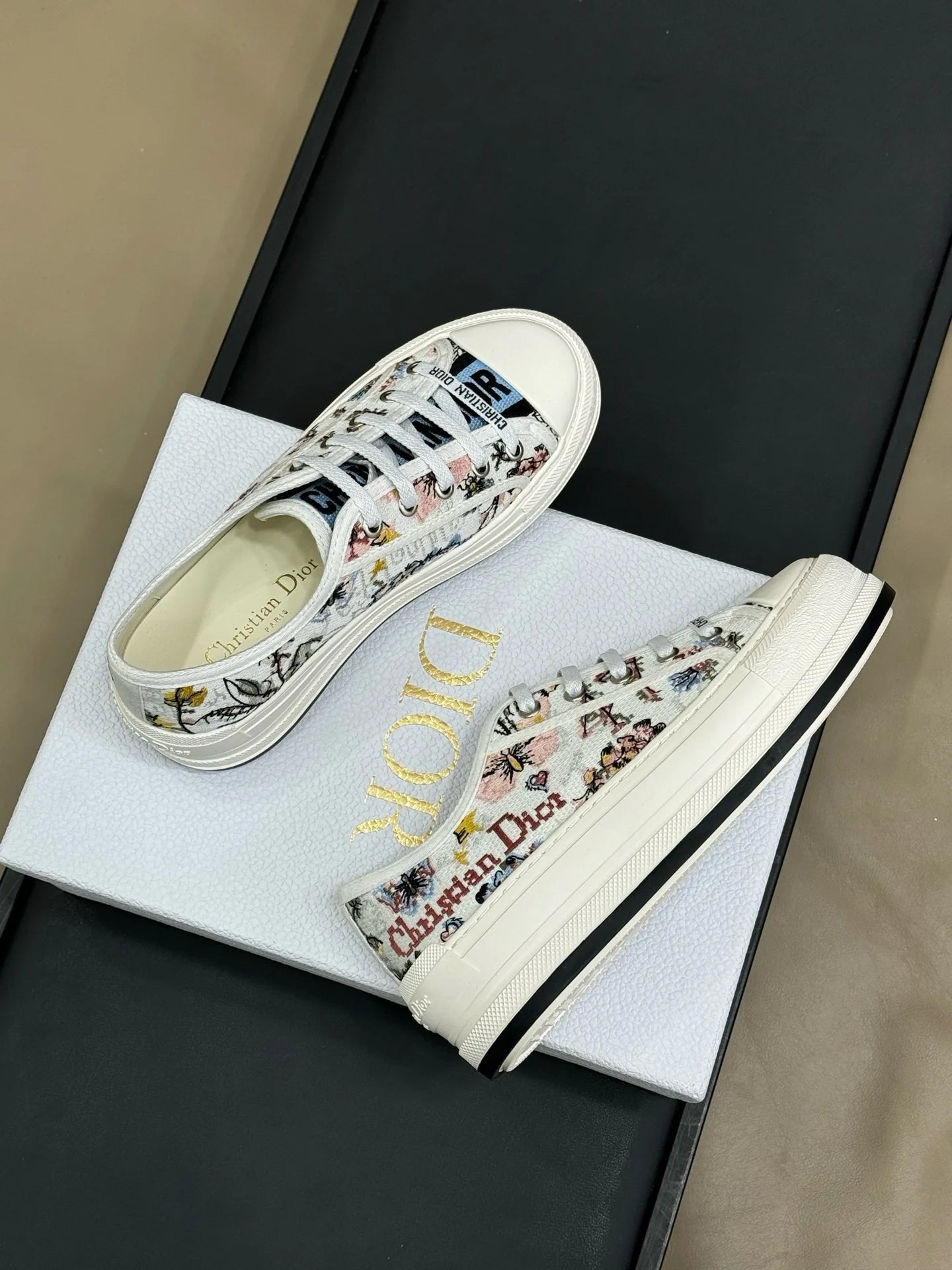 DIOR SNEAKER