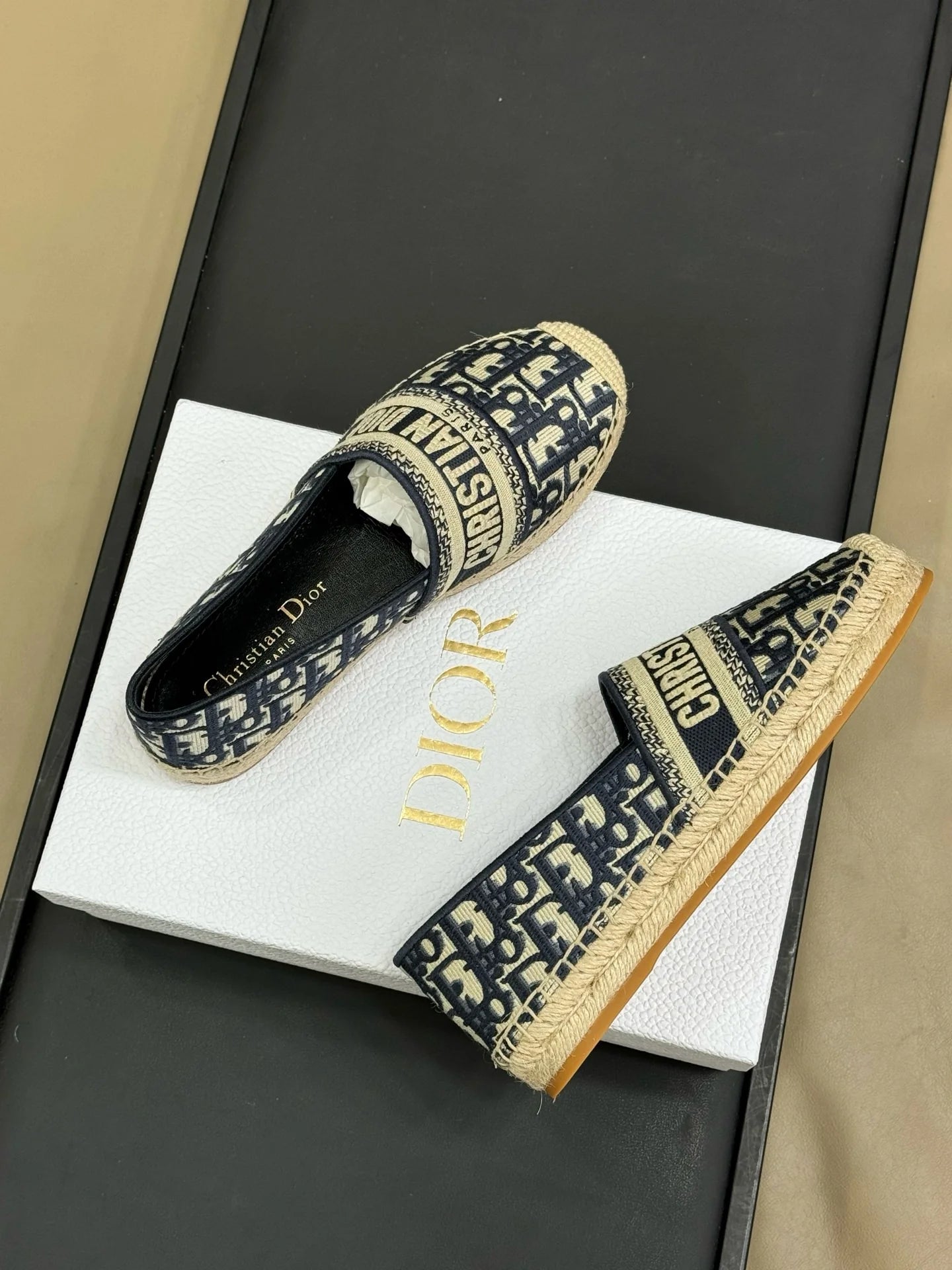 DIOR SNEAKER
