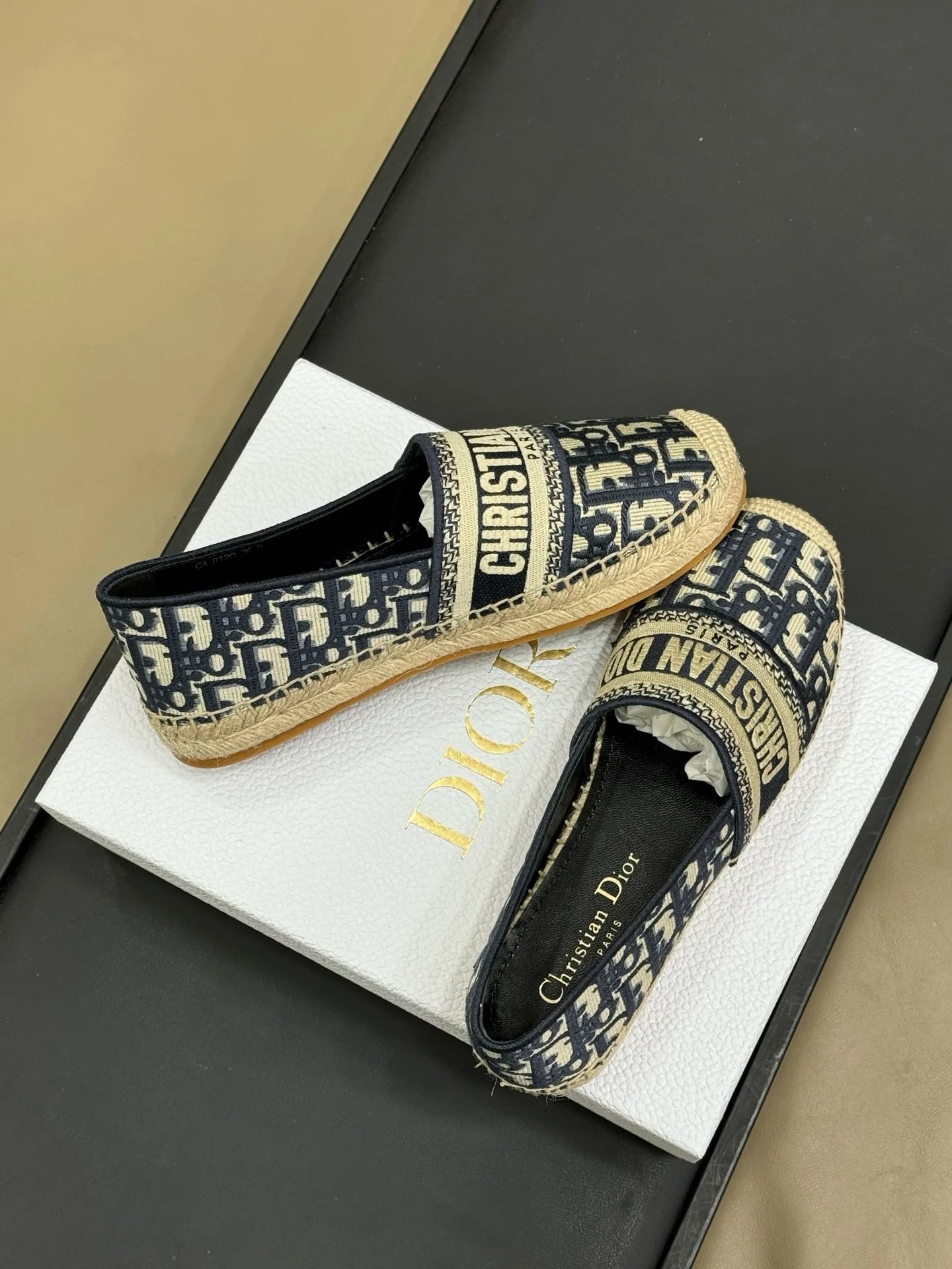 DIOR SNEAKER