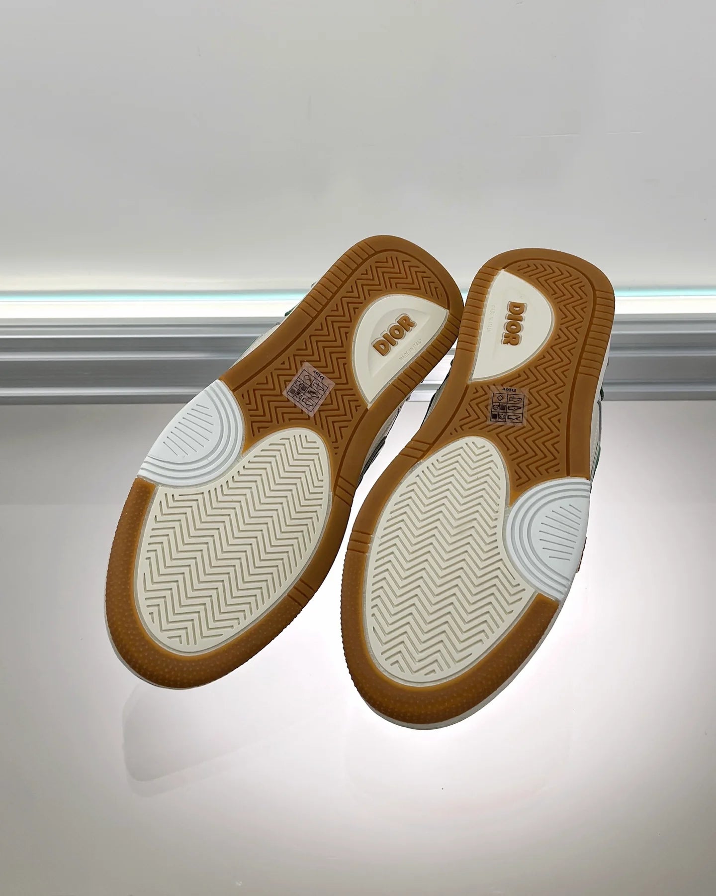 DIOR SNEAKER