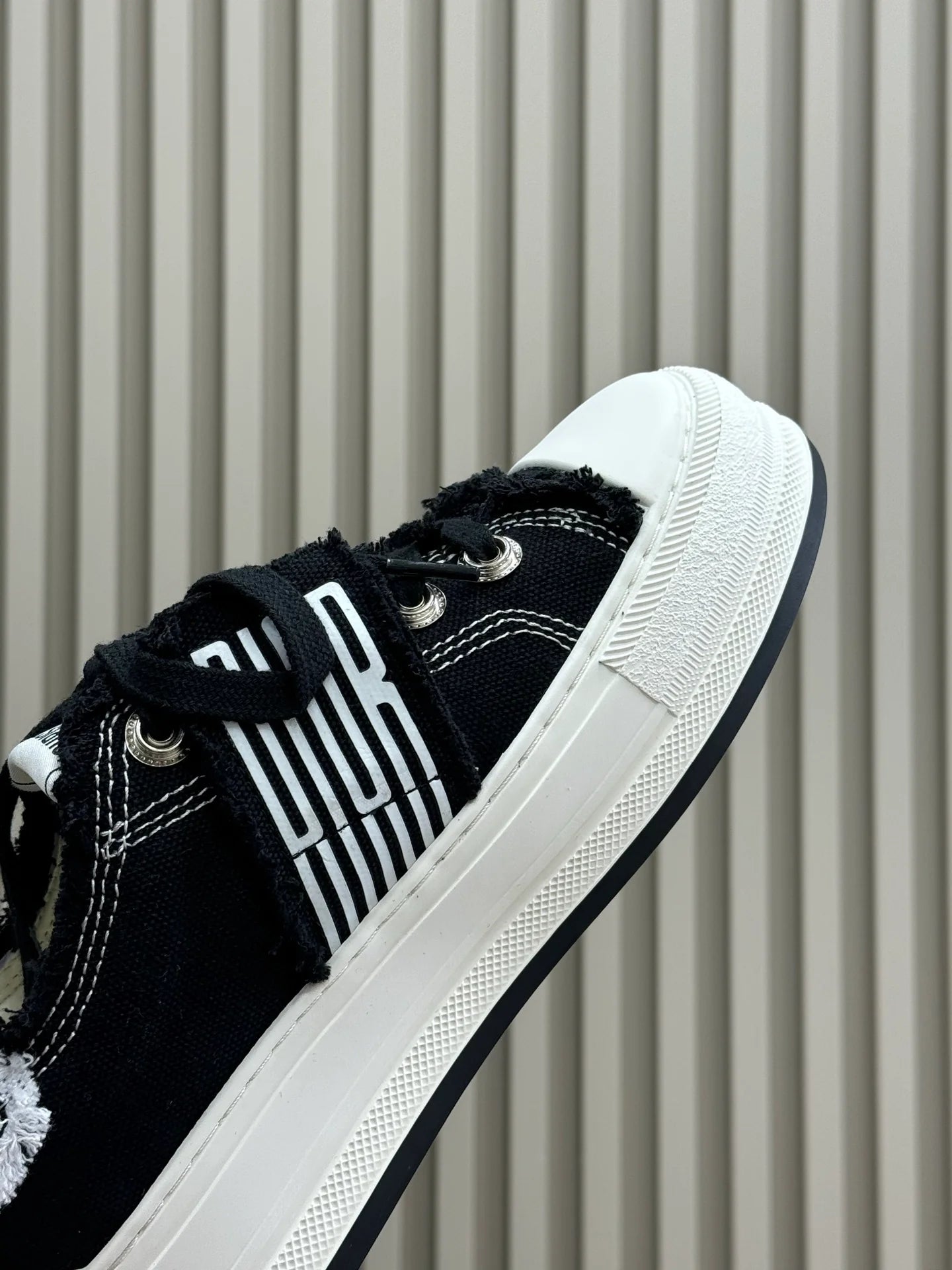 DIOR SNEAKER