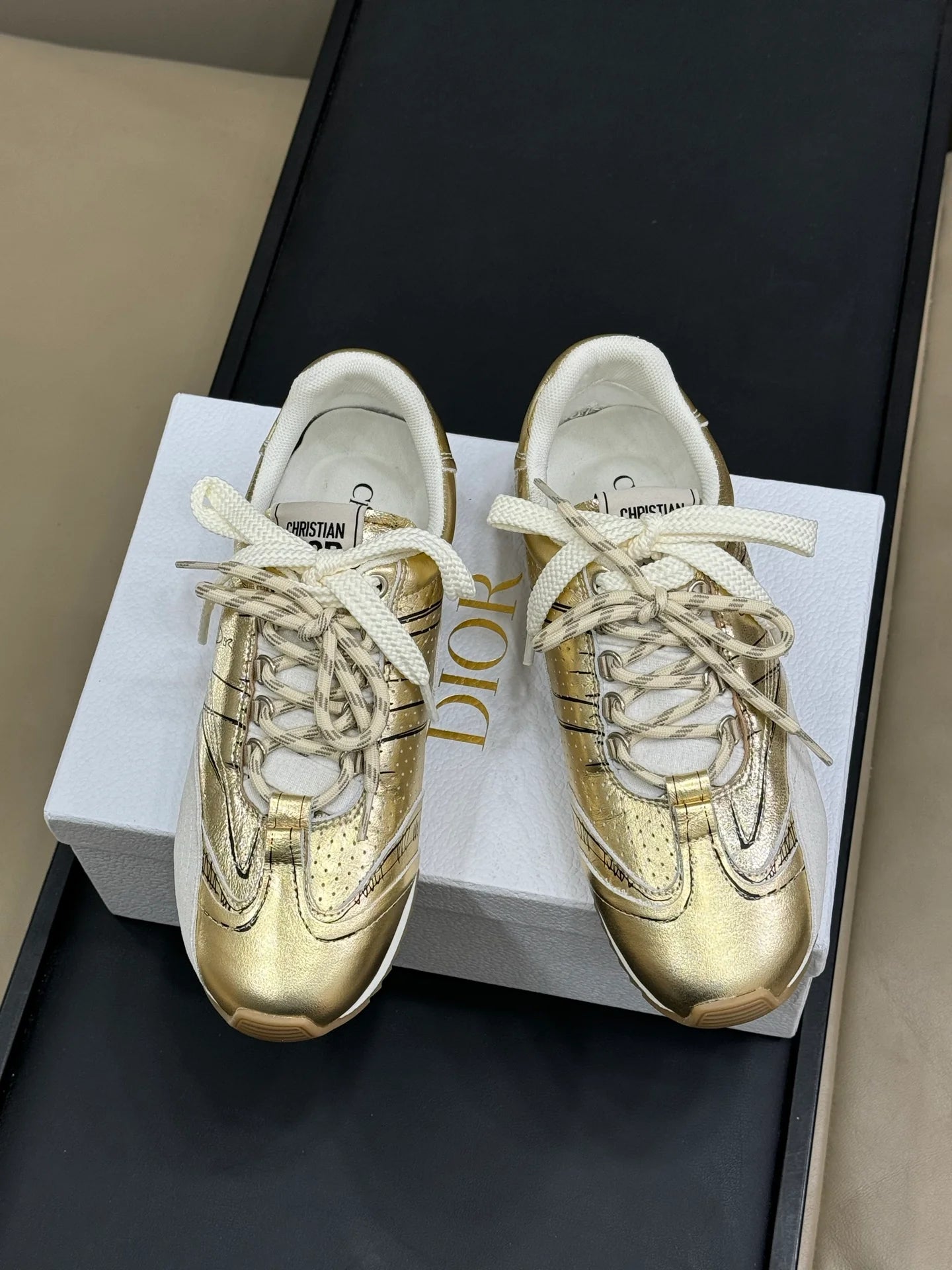 DIOR SNEAKER