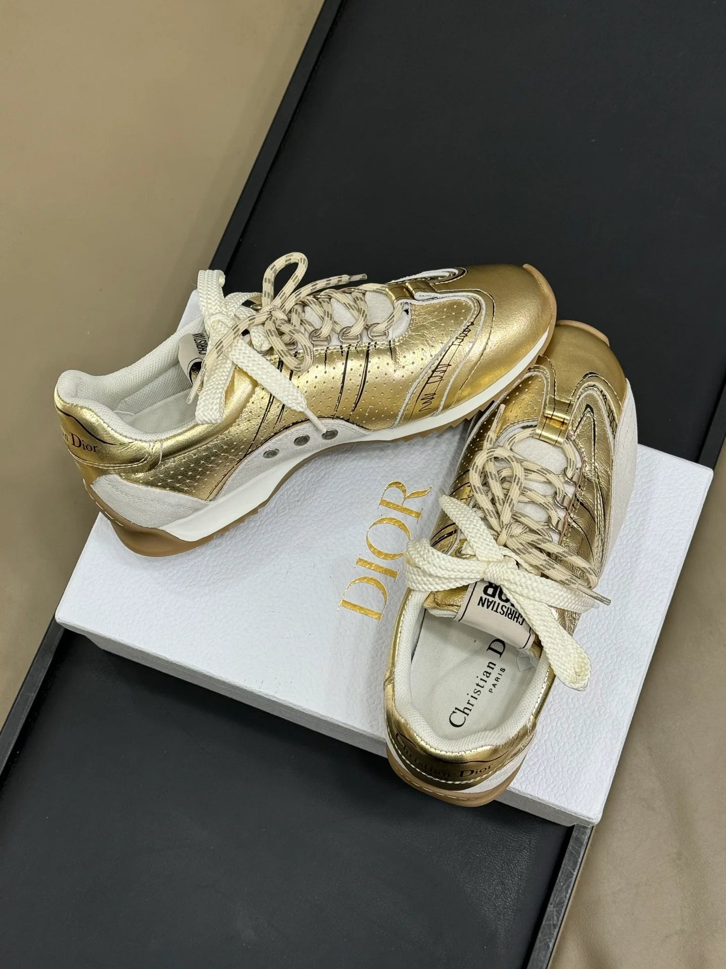 DIOR SNEAKER